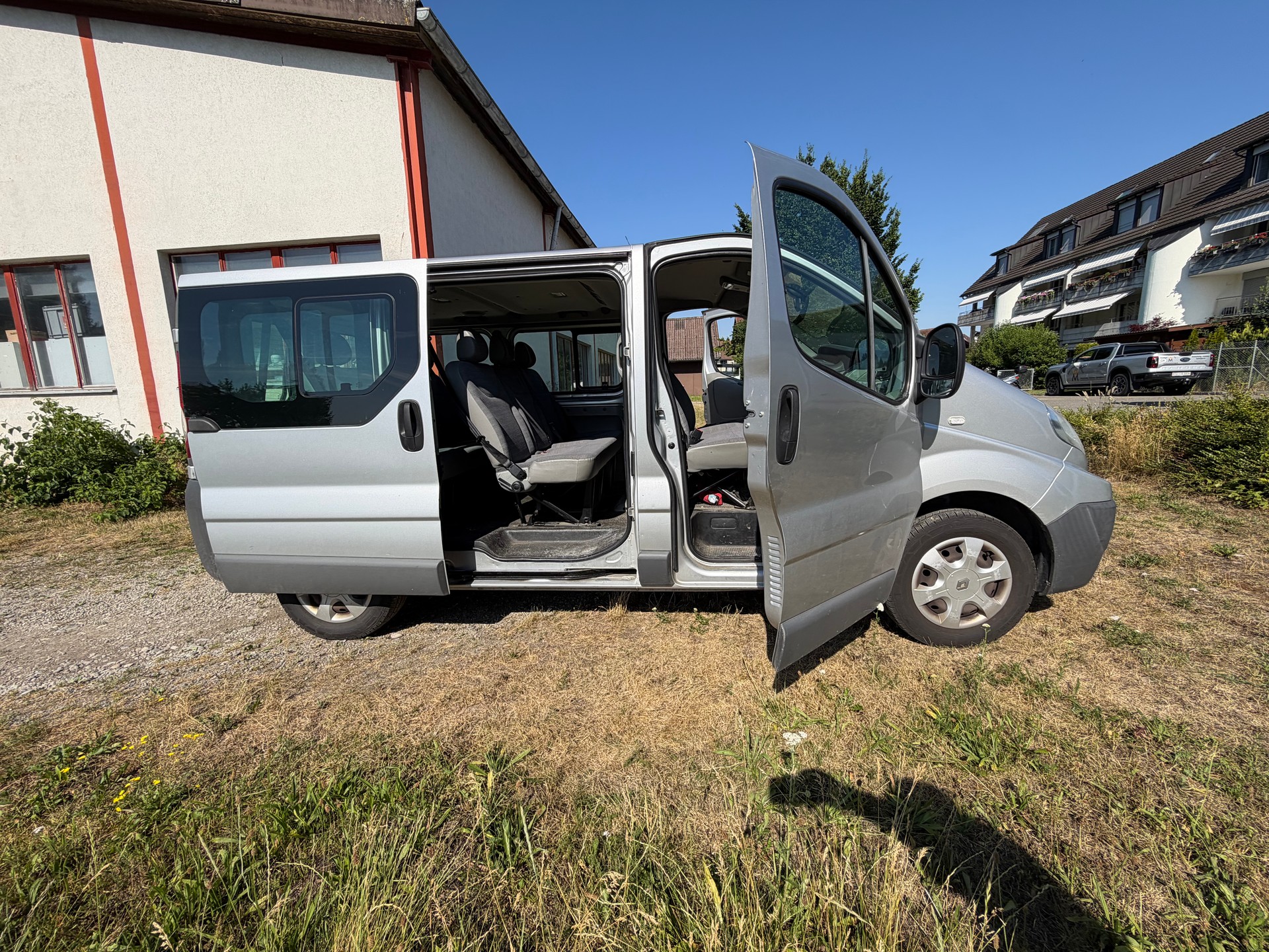 RENAULT Trafic 2.0dCi Eco Passenger Authentique-image-6