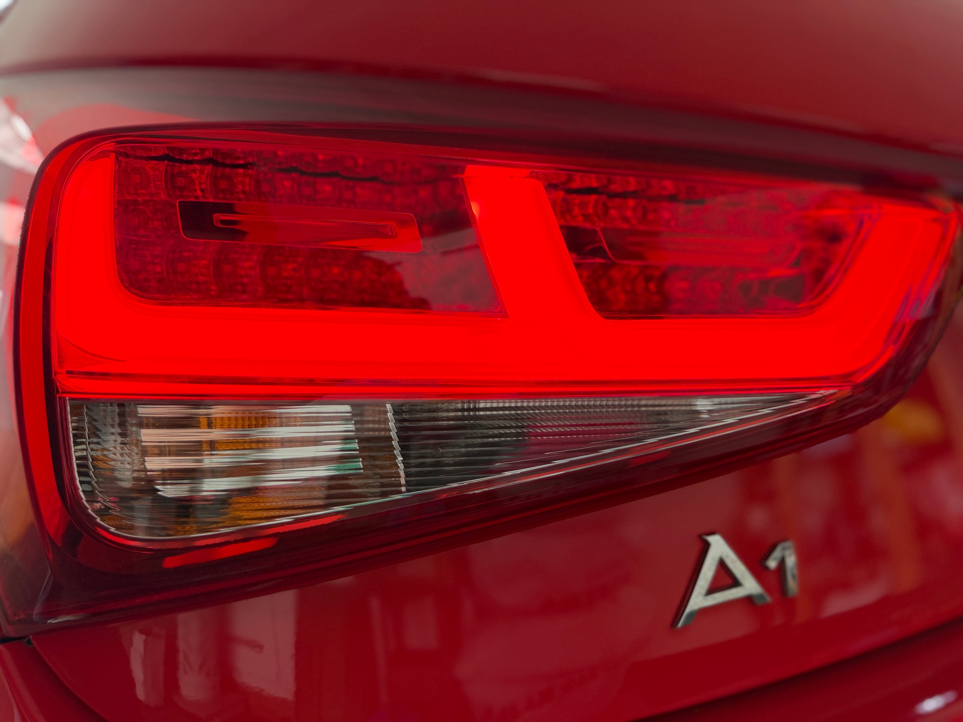 AUDI A1 Sportback 1.2 TFSI SLine-image-14