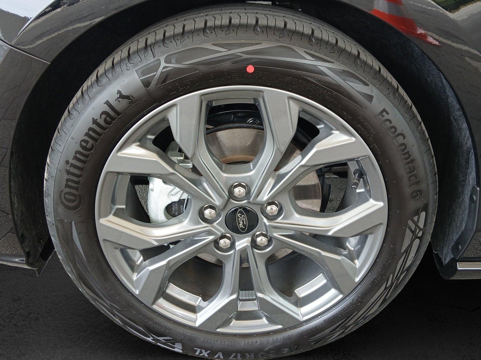 FORD Focus Station Wagon 1.0i EcoB Hybrid 155 ST-Line-image-11