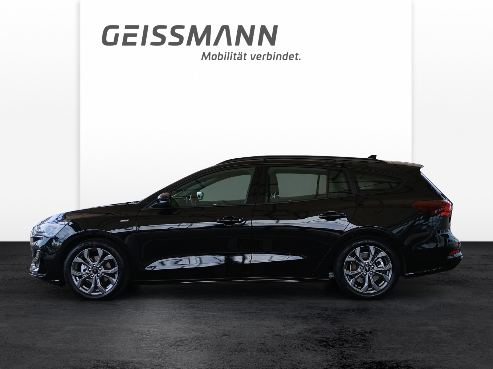 FORD Focus Station Wagon 1.0i EcoB Hybrid 155 ST-Line-showroom-element-1