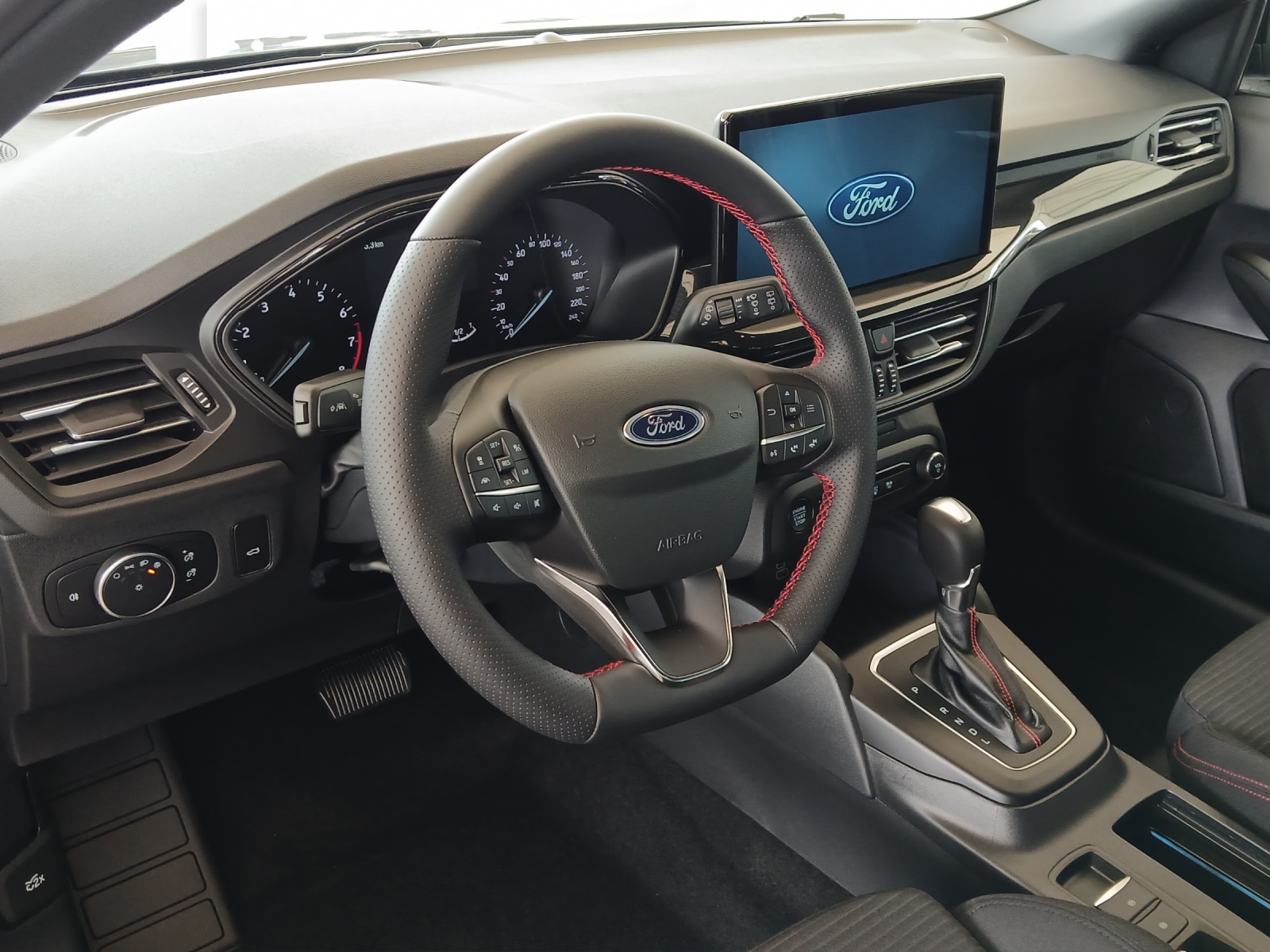 FORD Focus Station Wagon 1.0i EcoB Hybrid 155 ST-Line-image-5