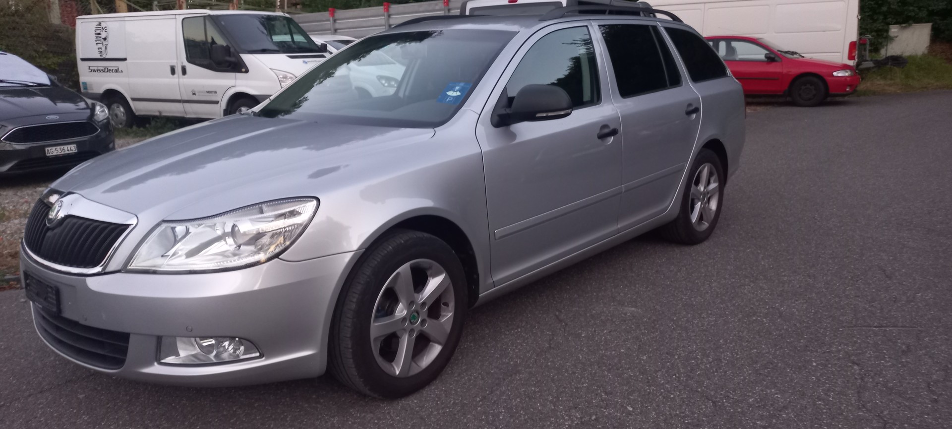 SKODA Octavia Combi 1.6 TDI Active DSG-image-1