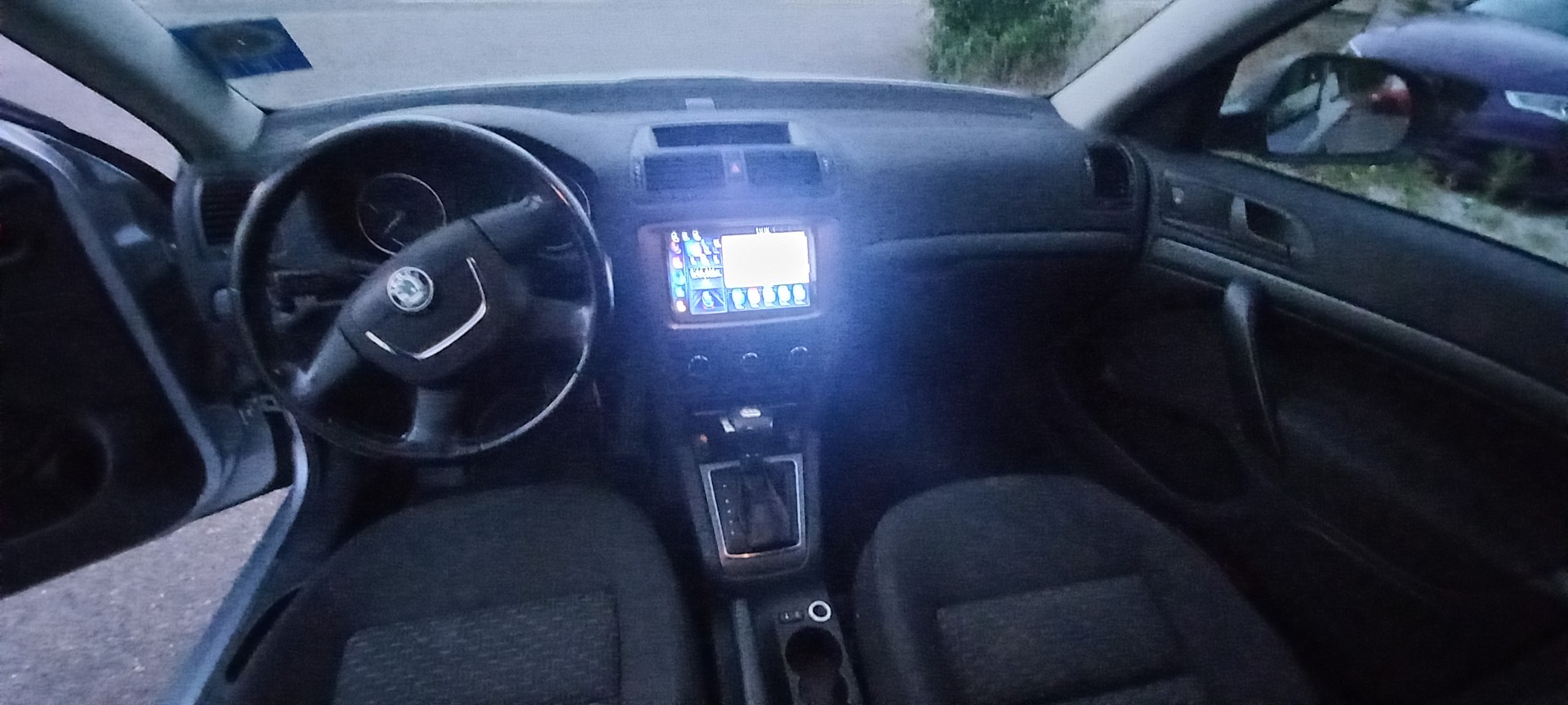 SKODA Octavia Combi 1.6 TDI Active DSG-image-8