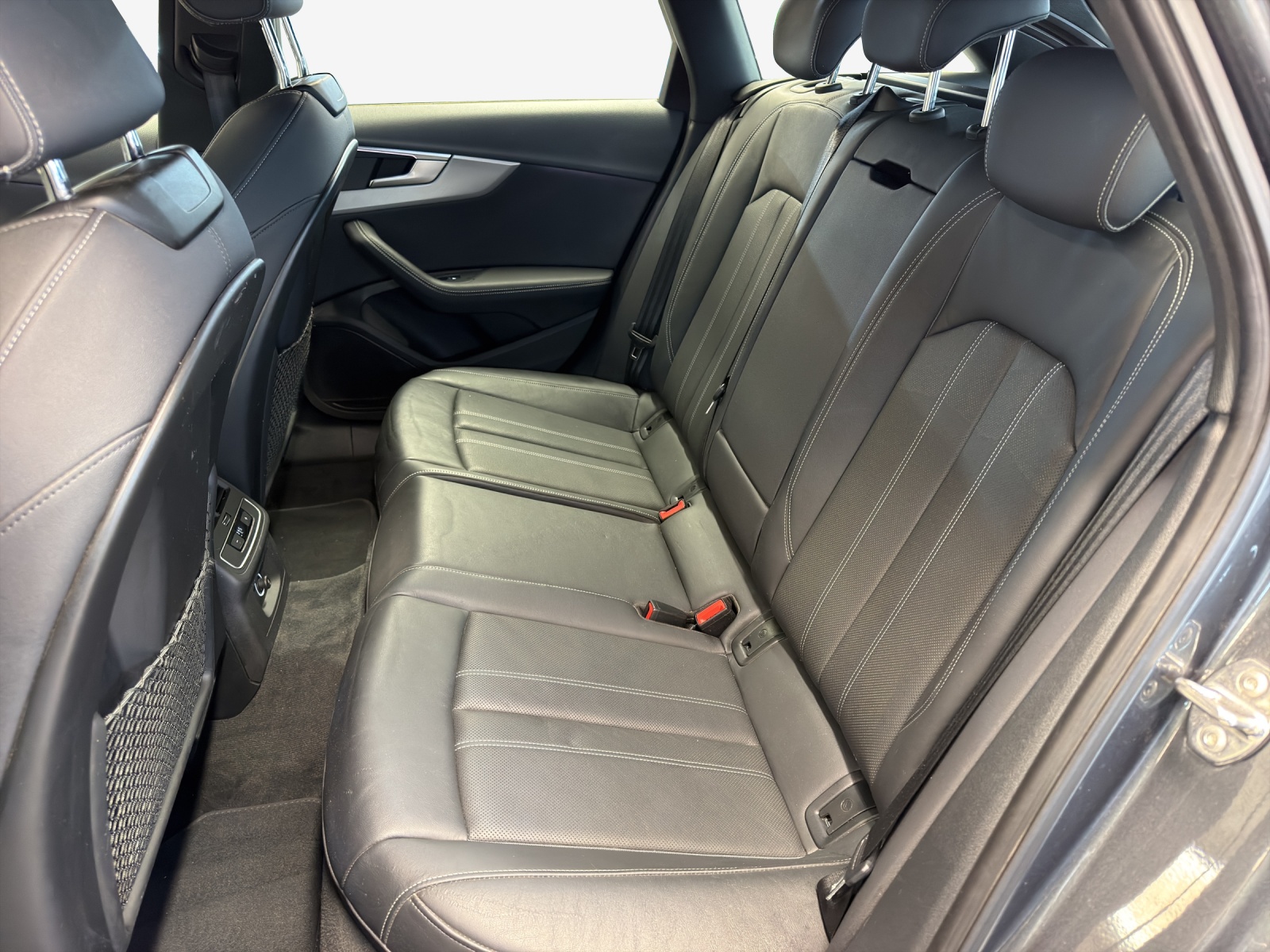AUDI A4 Avant 40 TDI S line quattro S-tronic-image-11