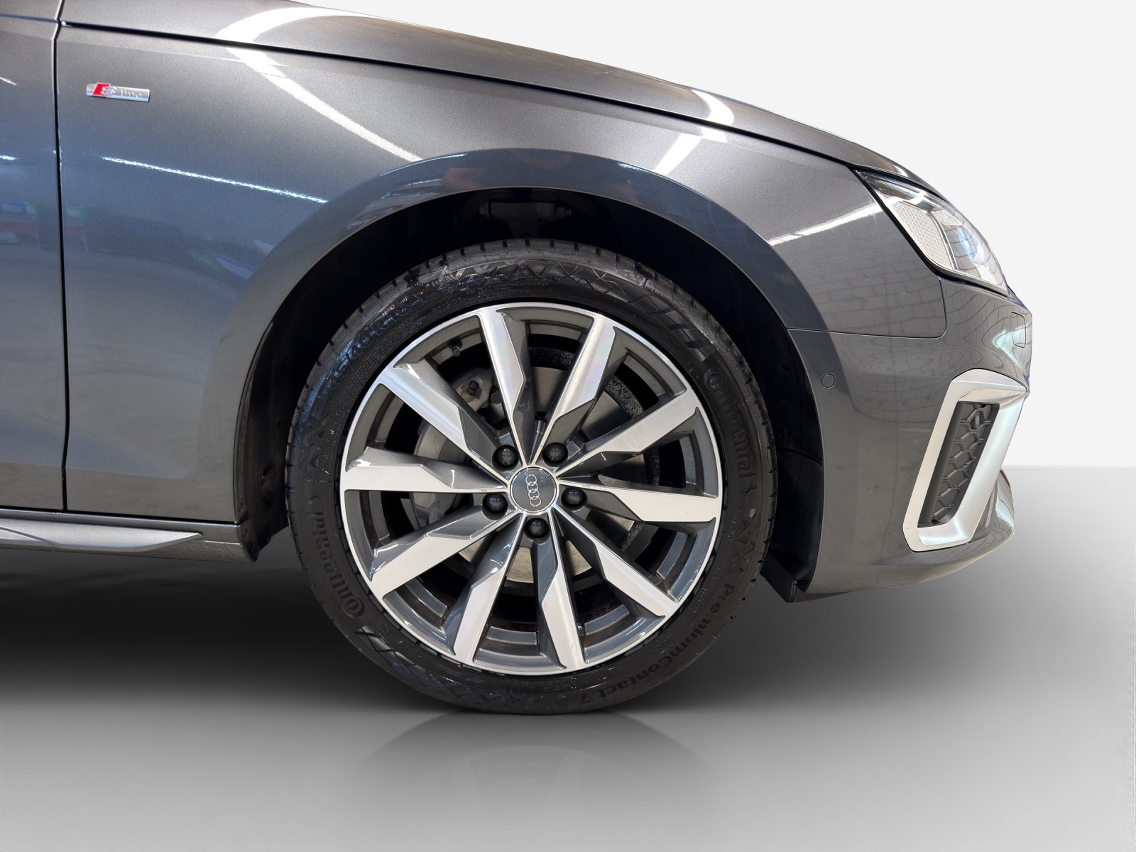 AUDI A4 Avant 40 TDI S line quattro S-tronic-image-14