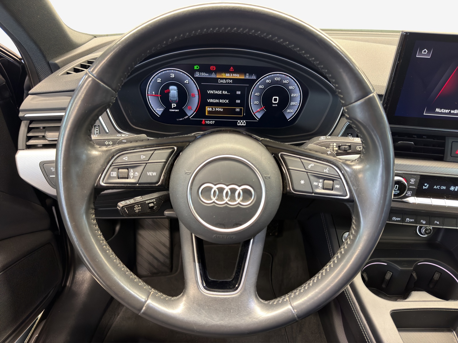 AUDI A4 Avant 40 TDI S line quattro S-tronic-image-9