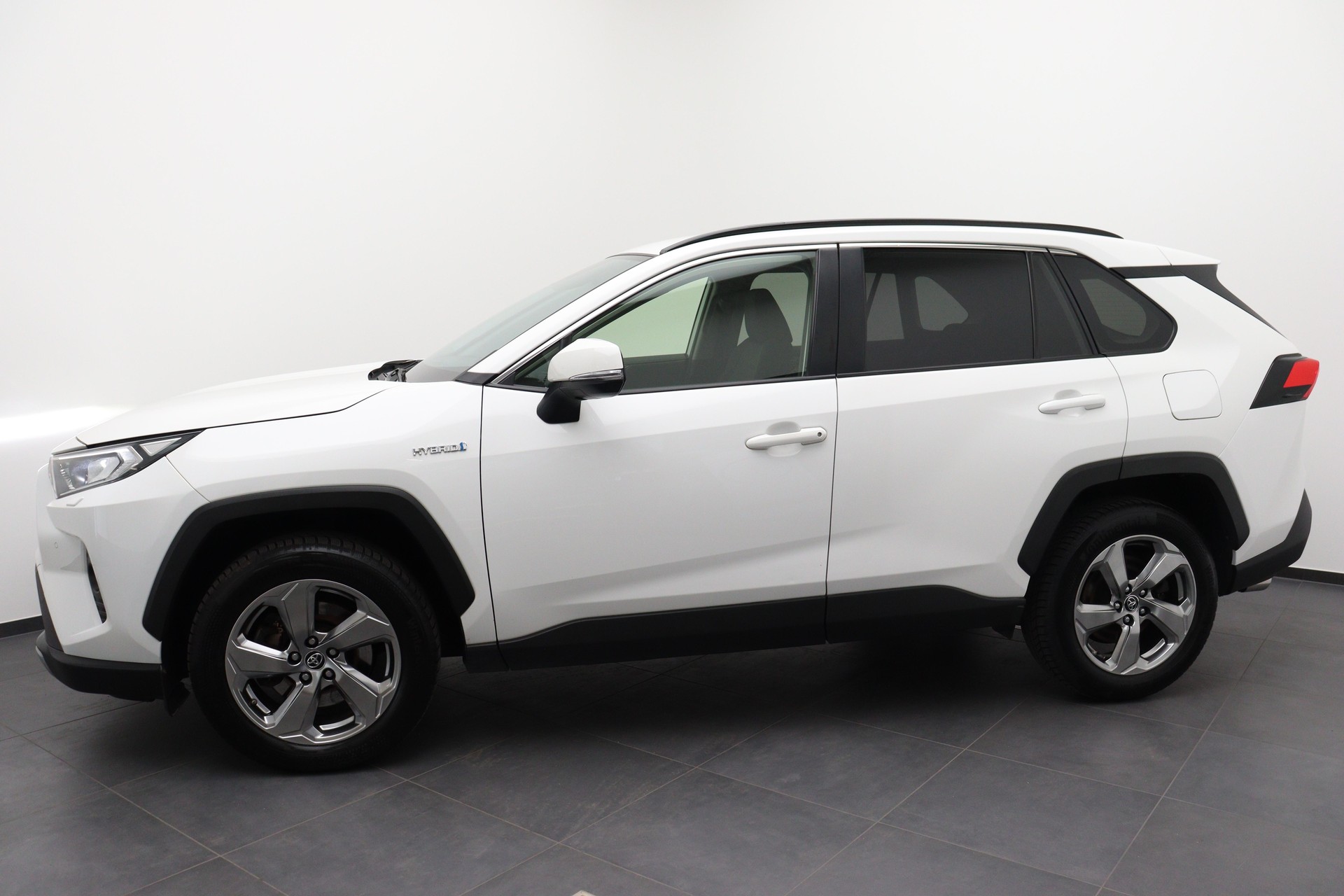 TOYOTA RAV4 2.5 HEV Trend-image-2