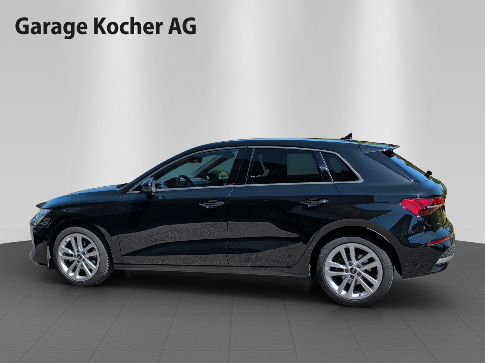 AUDI A3 Sportback 35 TFSI Attraction S-tronic-image-2