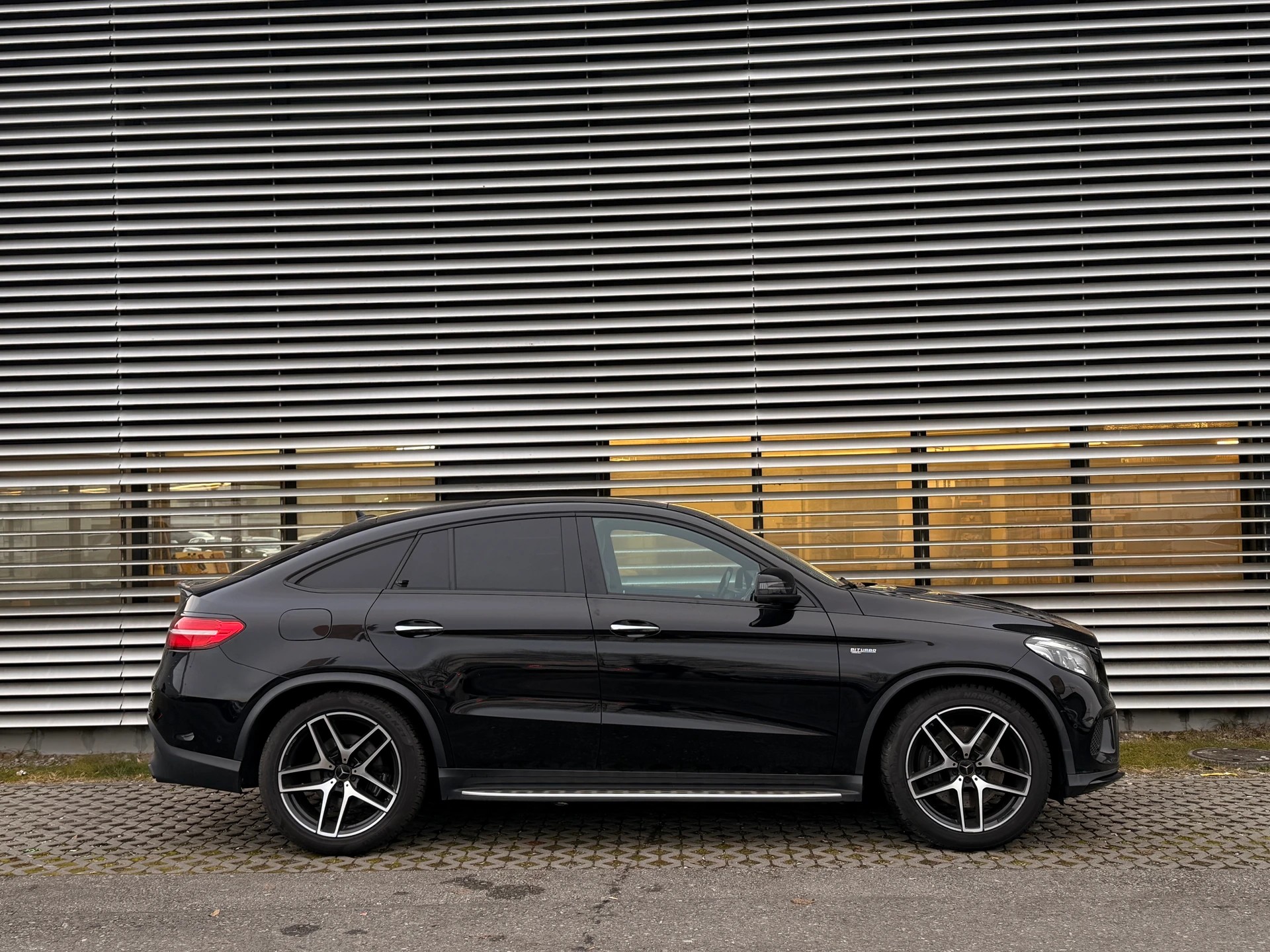 MERCEDES-BENZ GLE Coupé 43 AMG 4Matic 9G-Tronic-image-6