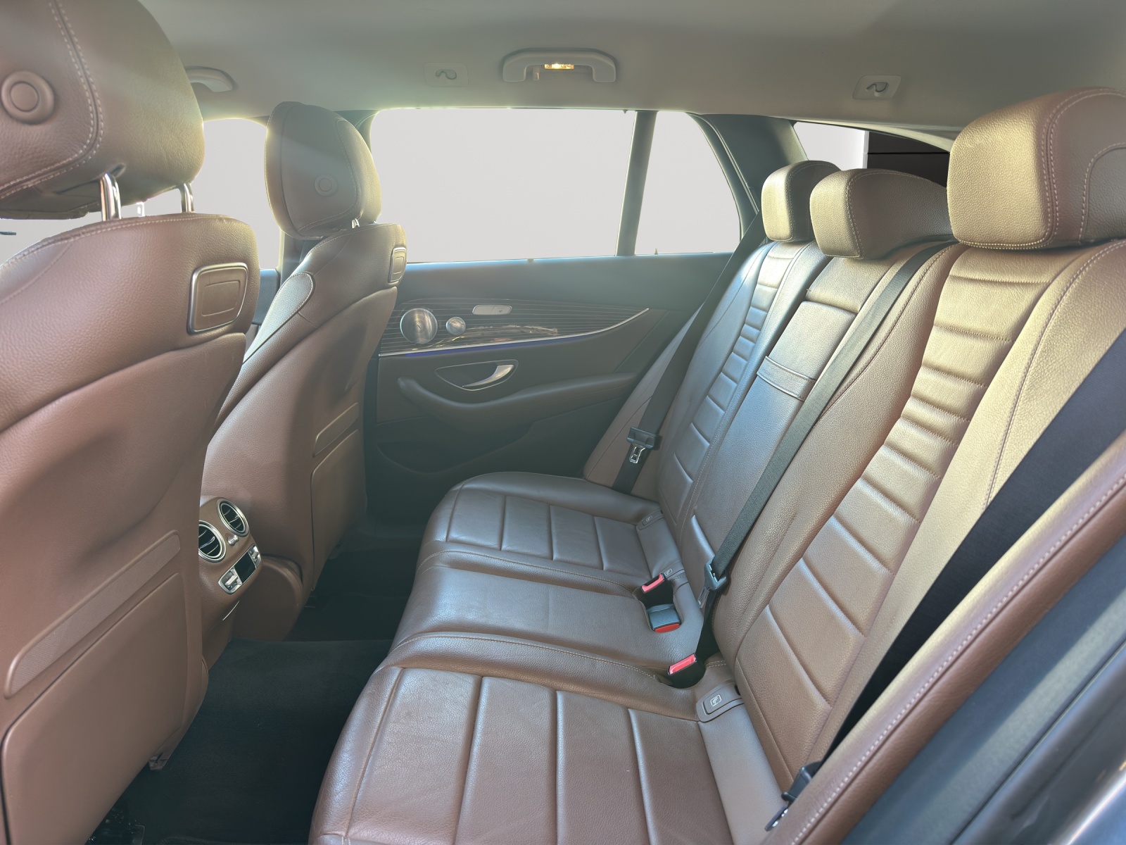 Image MERCEDES-BENZ E-400 E 400 AMG Line 4 Matic