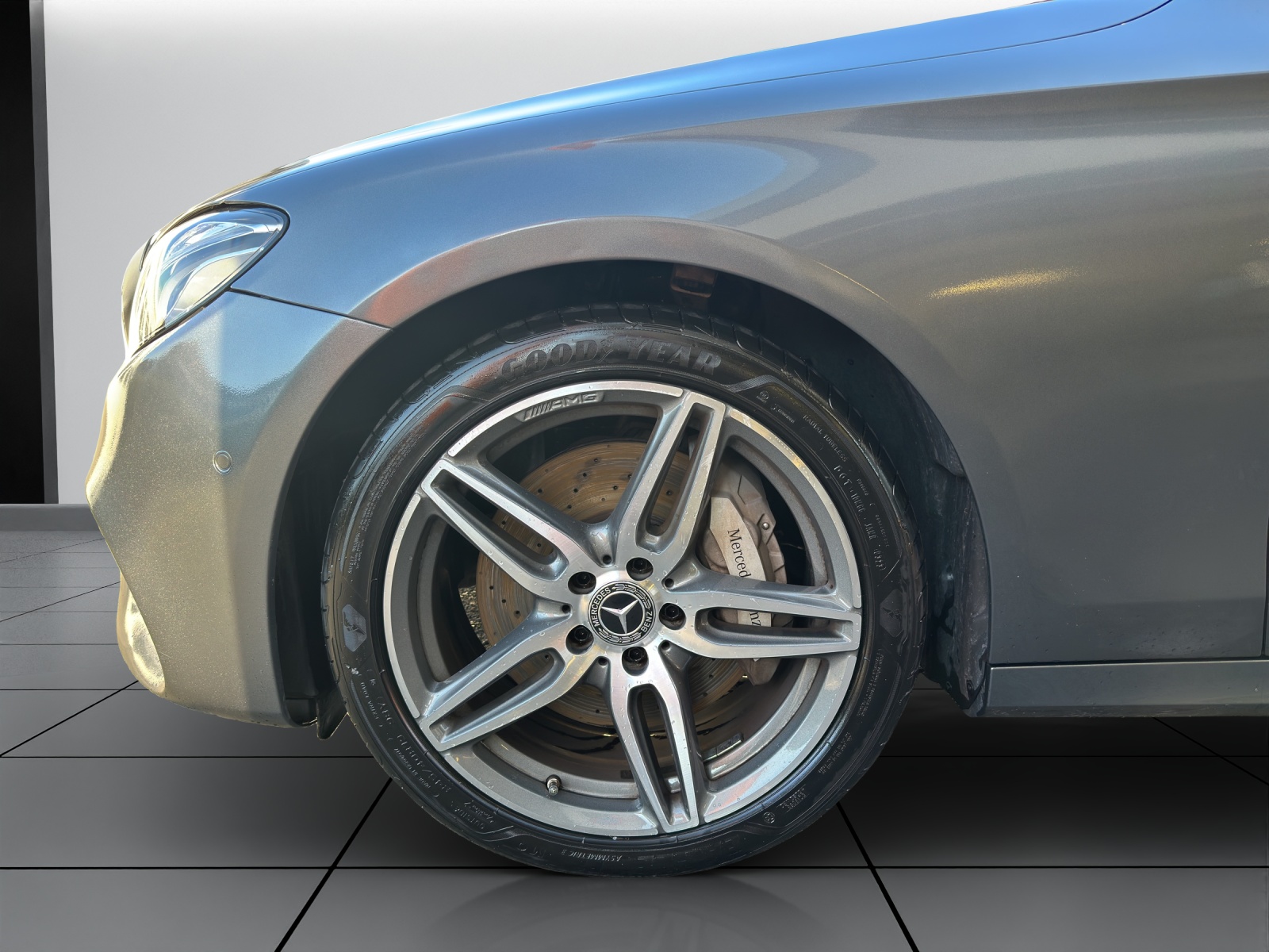 Image MERCEDES-BENZ E-400 E 400 AMG Line 4 Matic