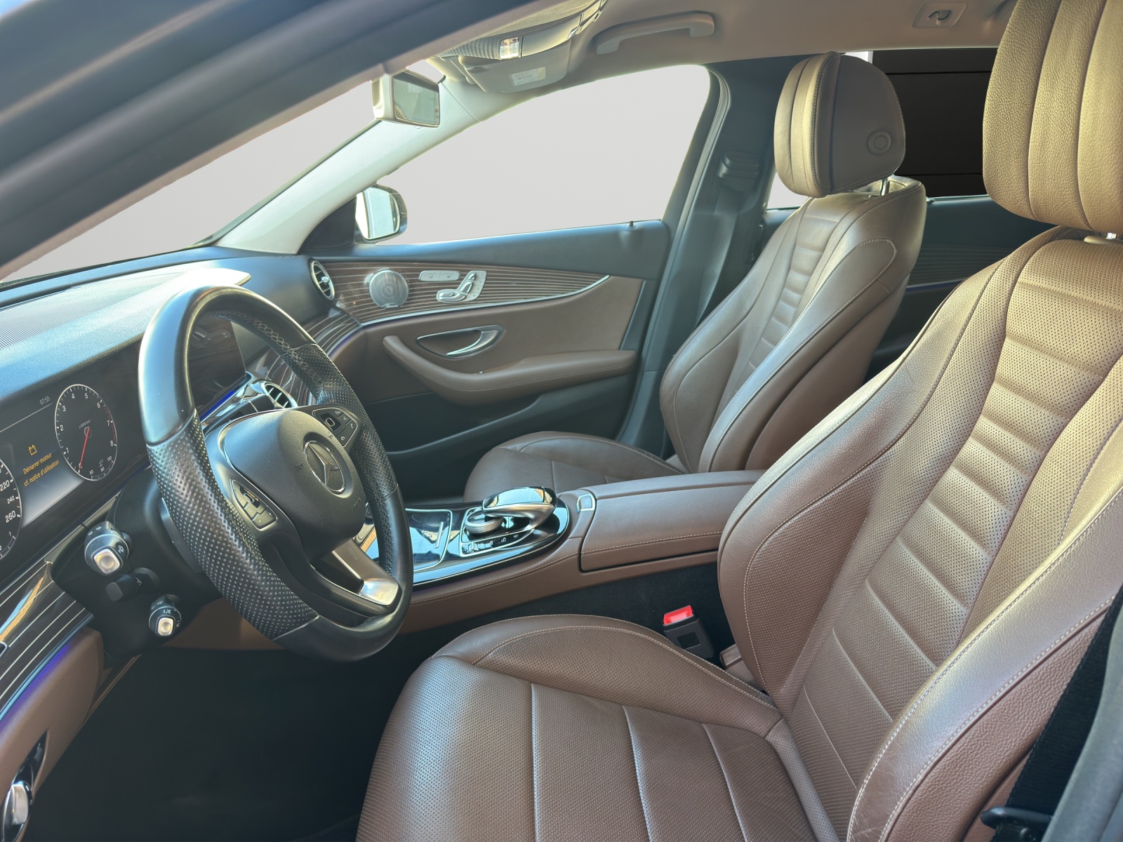 Image MERCEDES-BENZ E-400 E 400 AMG Line 4 Matic