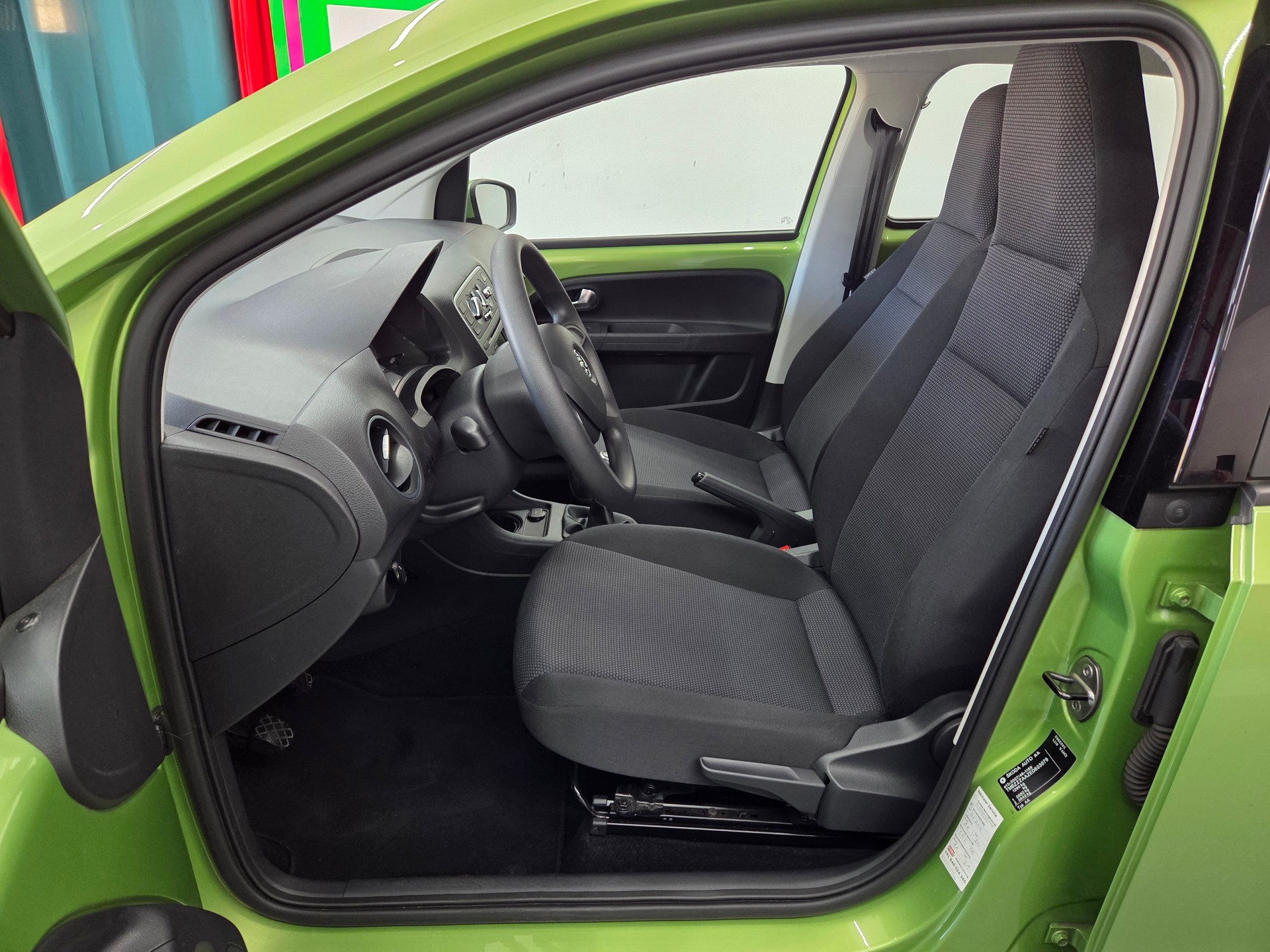 SKODA Citigo 1.0 Elegance-image-10