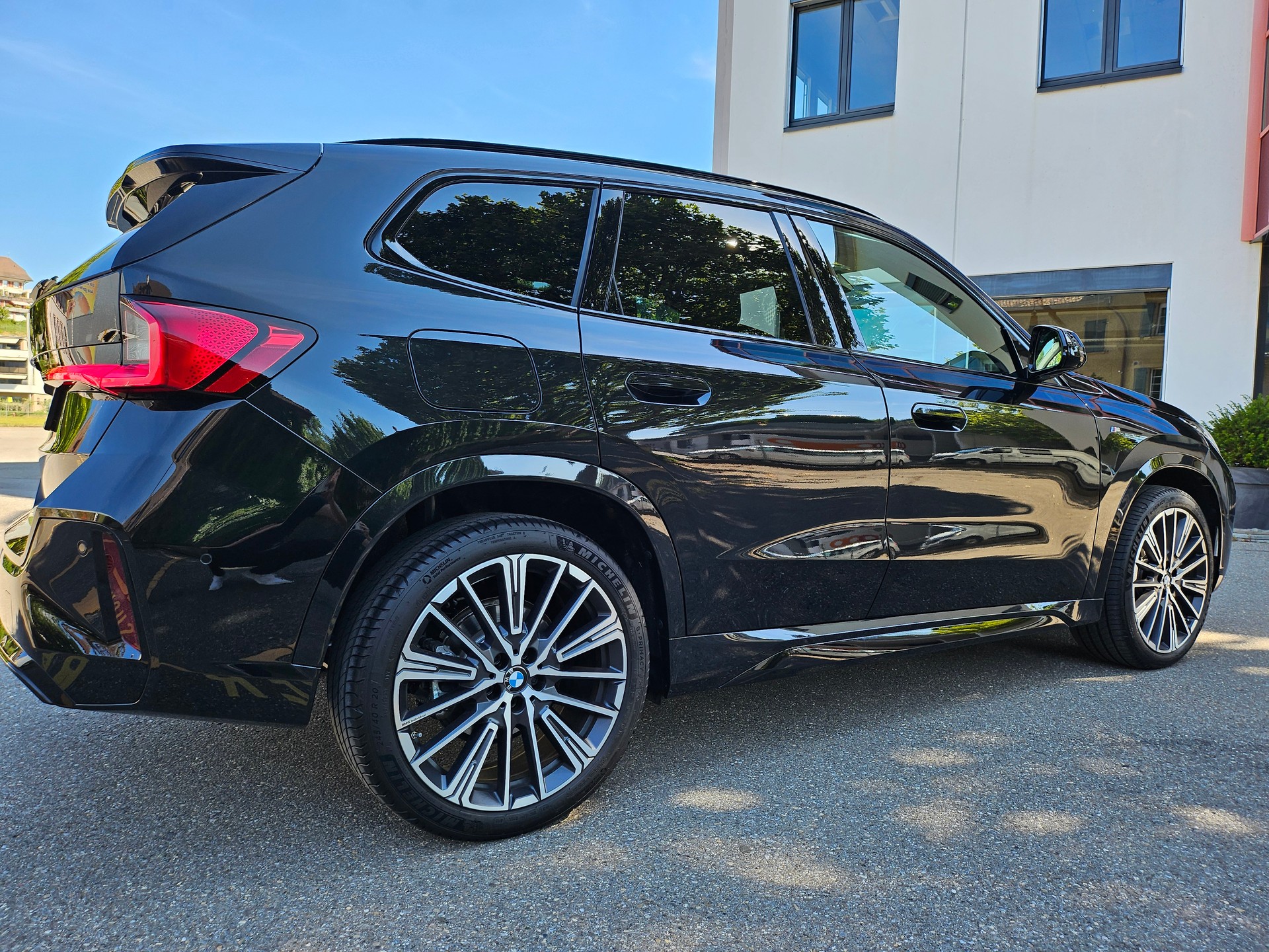 BMW 23i xDrive paddles-image-2