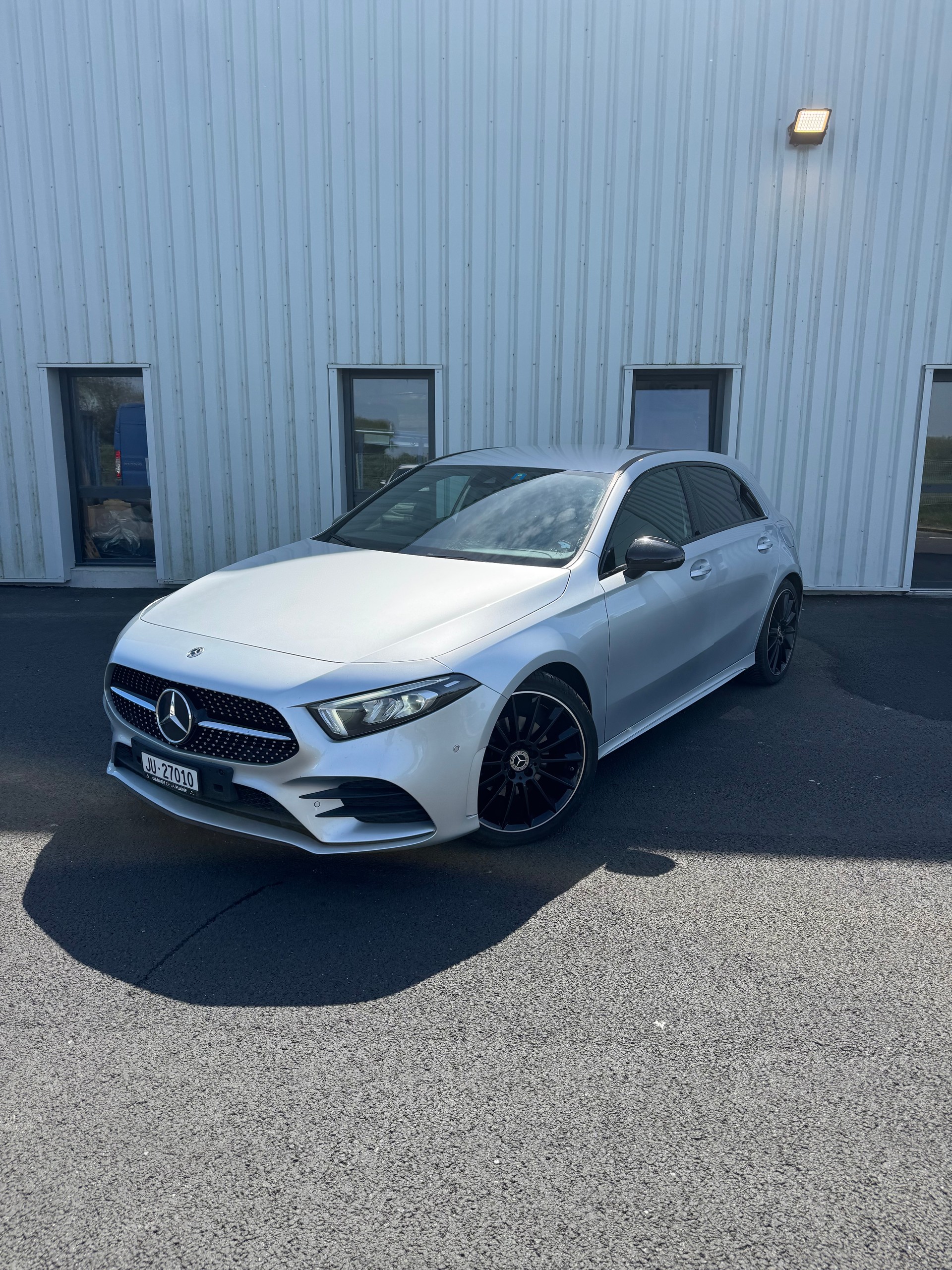 MERCEDES-BENZ A 200 AMG Line-image-0