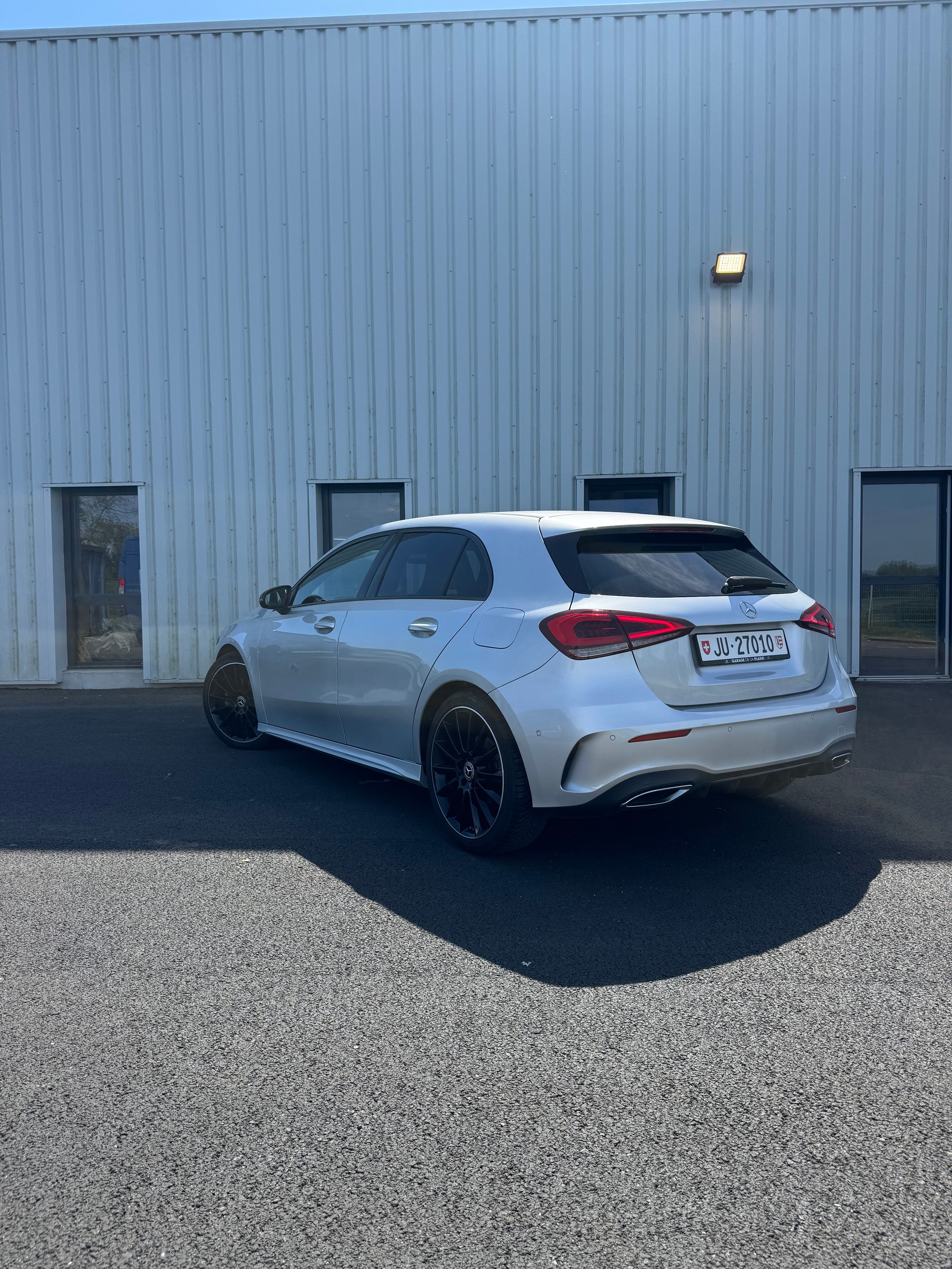 MERCEDES-BENZ A 200 AMG Line-image-1