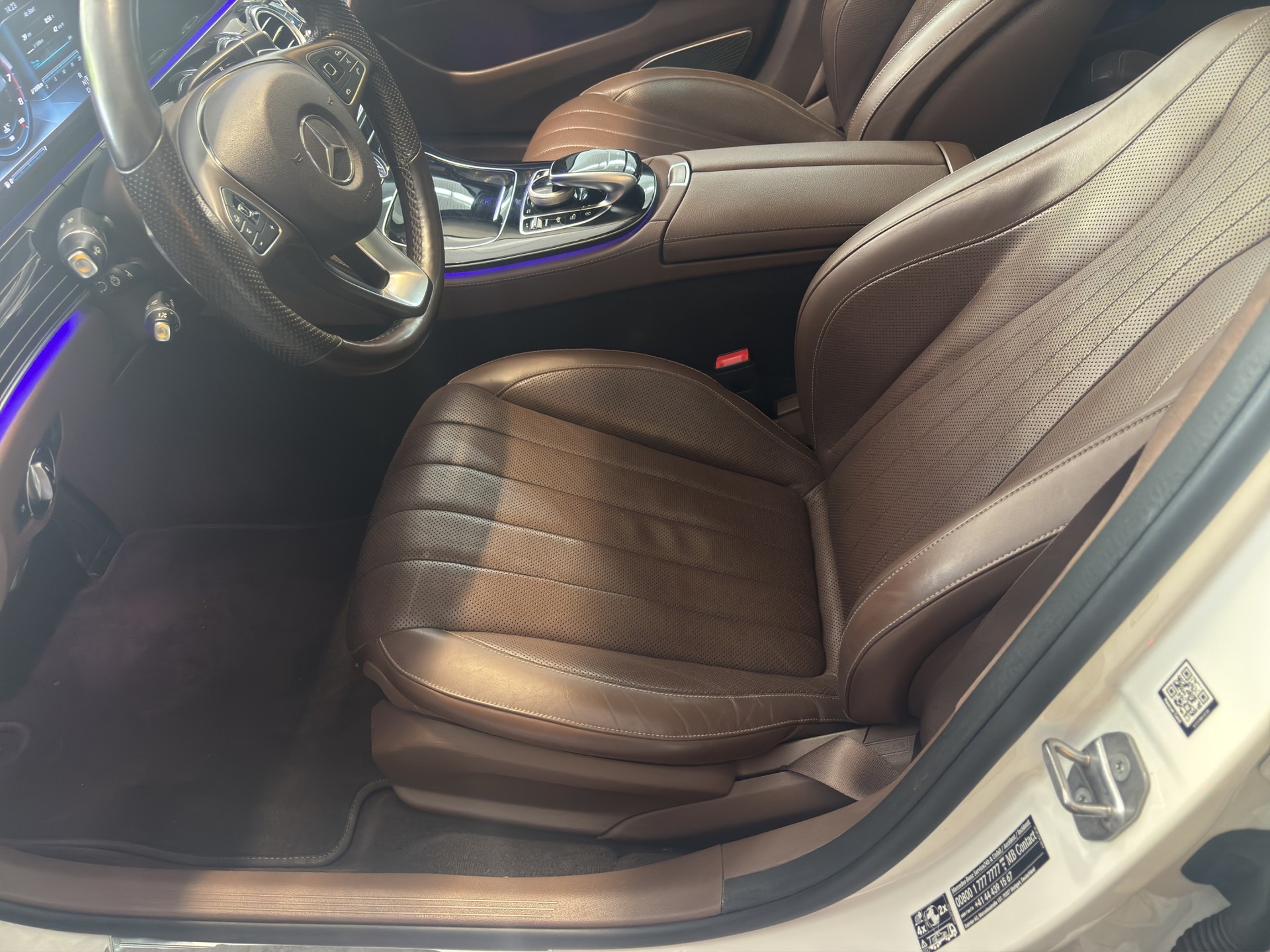 MERCEDES-BENZ E 400 AMG Line 4Matic 9G-Tronic-image-8