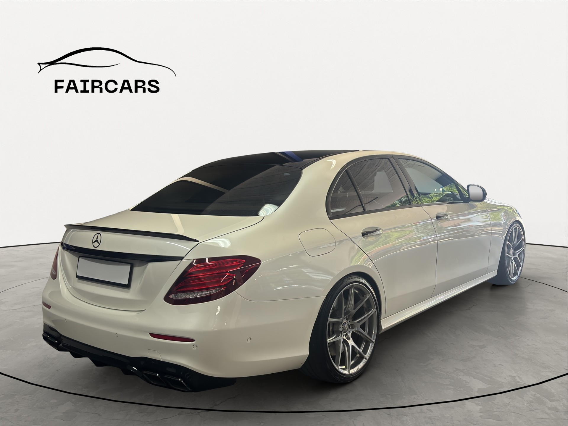 MERCEDES-BENZ E 400 AMG Line 4Matic 9G-Tronic-image-5