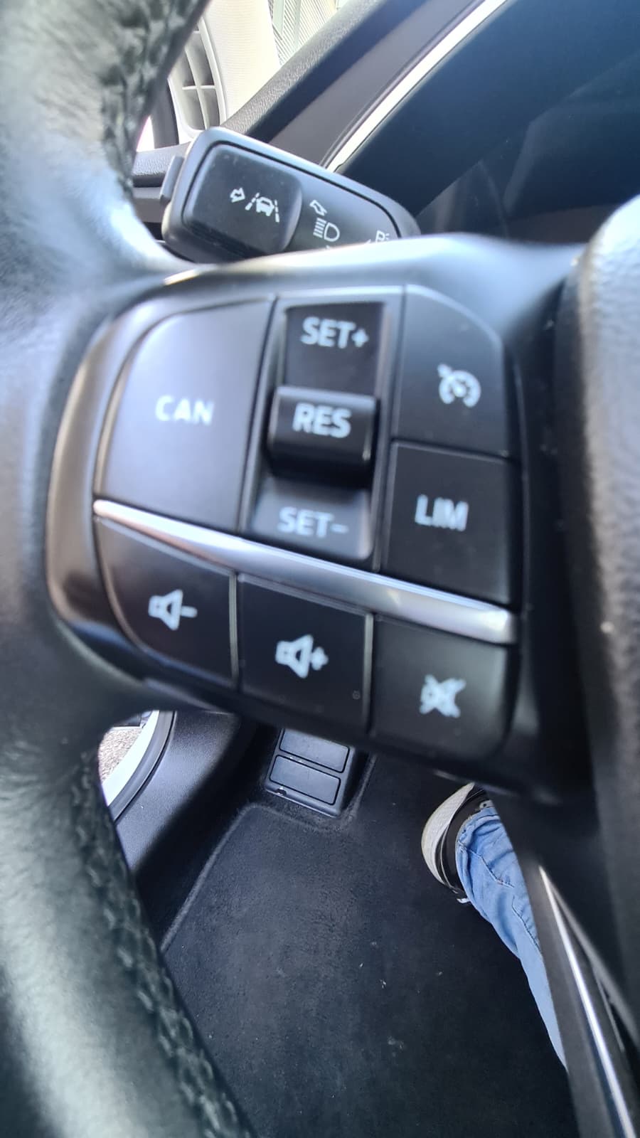 FORD Focus 1.0 SCTi Cool Connect Automatic ** Gr-Navi ** Sitzheizung ** PDC ** Abstandsregelsysteme ** Frisch Ab M;FK & Service **-image-8
