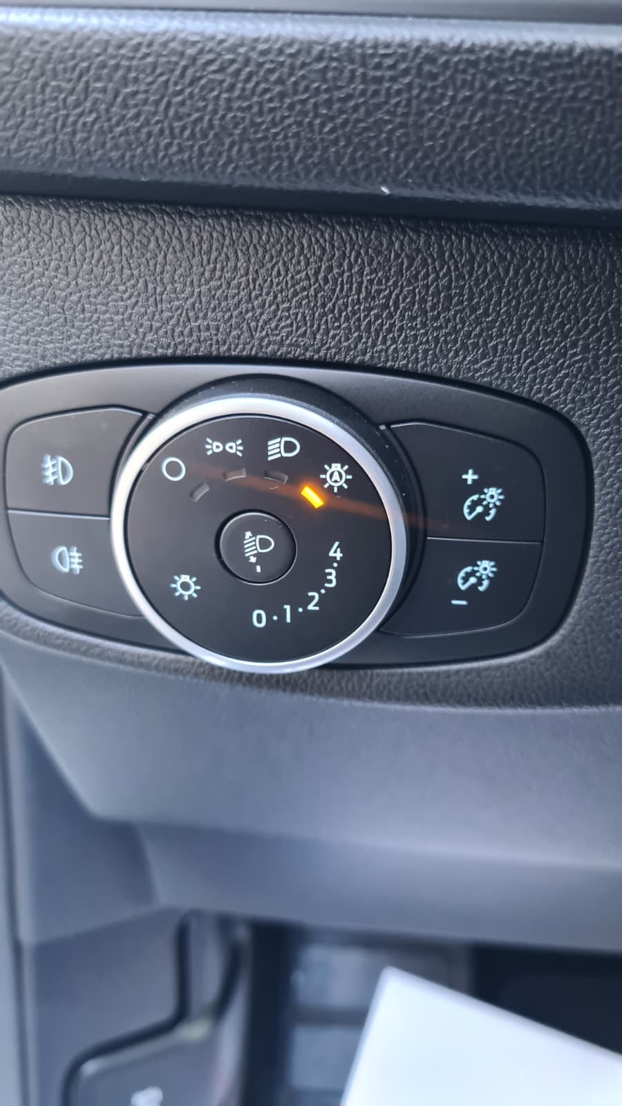 FORD Focus 1.0 SCTi Cool Connect Automatic ** Gr-Navi ** Sitzheizung ** PDC ** Abstandsregelsysteme ** Frisch Ab M;FK & Service **-image-9