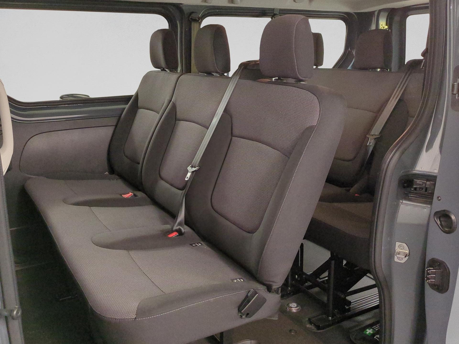 RENAULT Trafic Blue dCi 150 Grand Passenger Evolution EDC-image-14