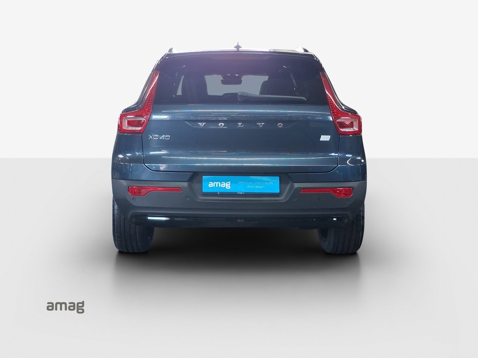 VOLVO XC40 Recharge P8 Twin AWD Pure Electric Pro-image-4