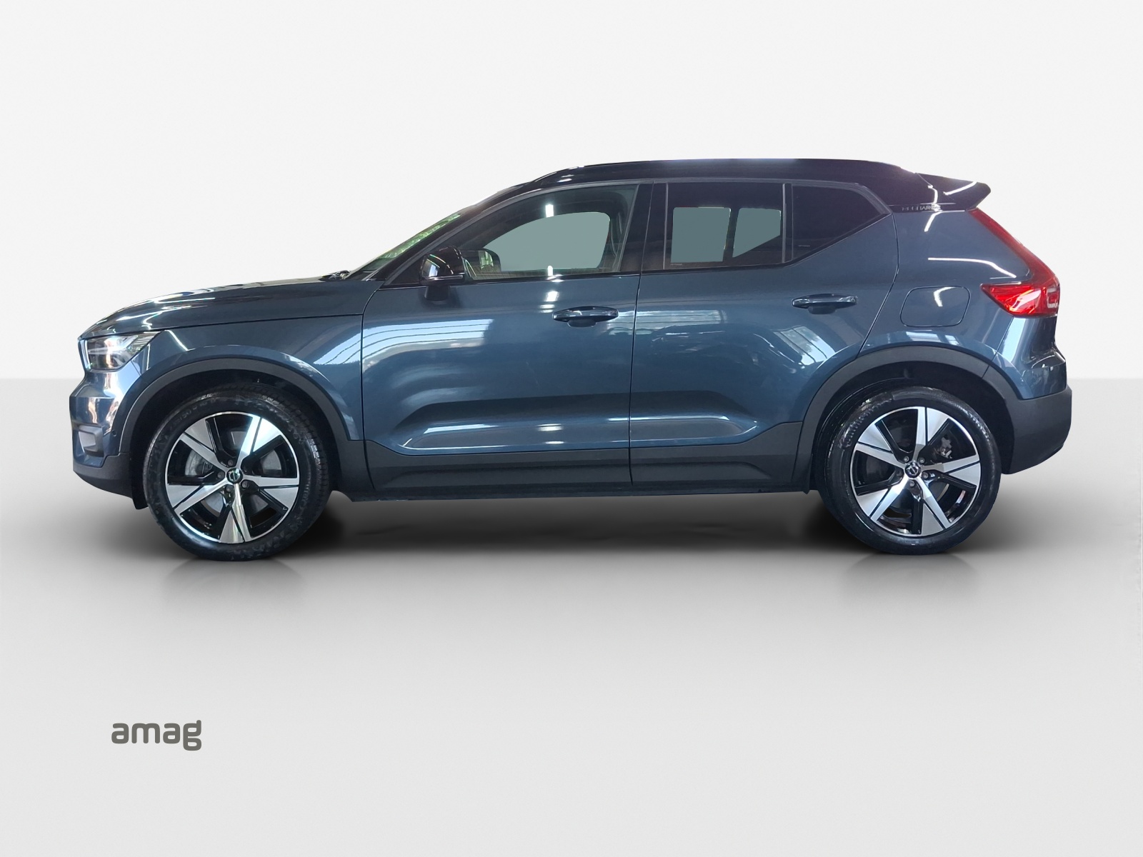 VOLVO XC40 Recharge P8 Twin AWD Pure Electric Pro-showroom-element-1