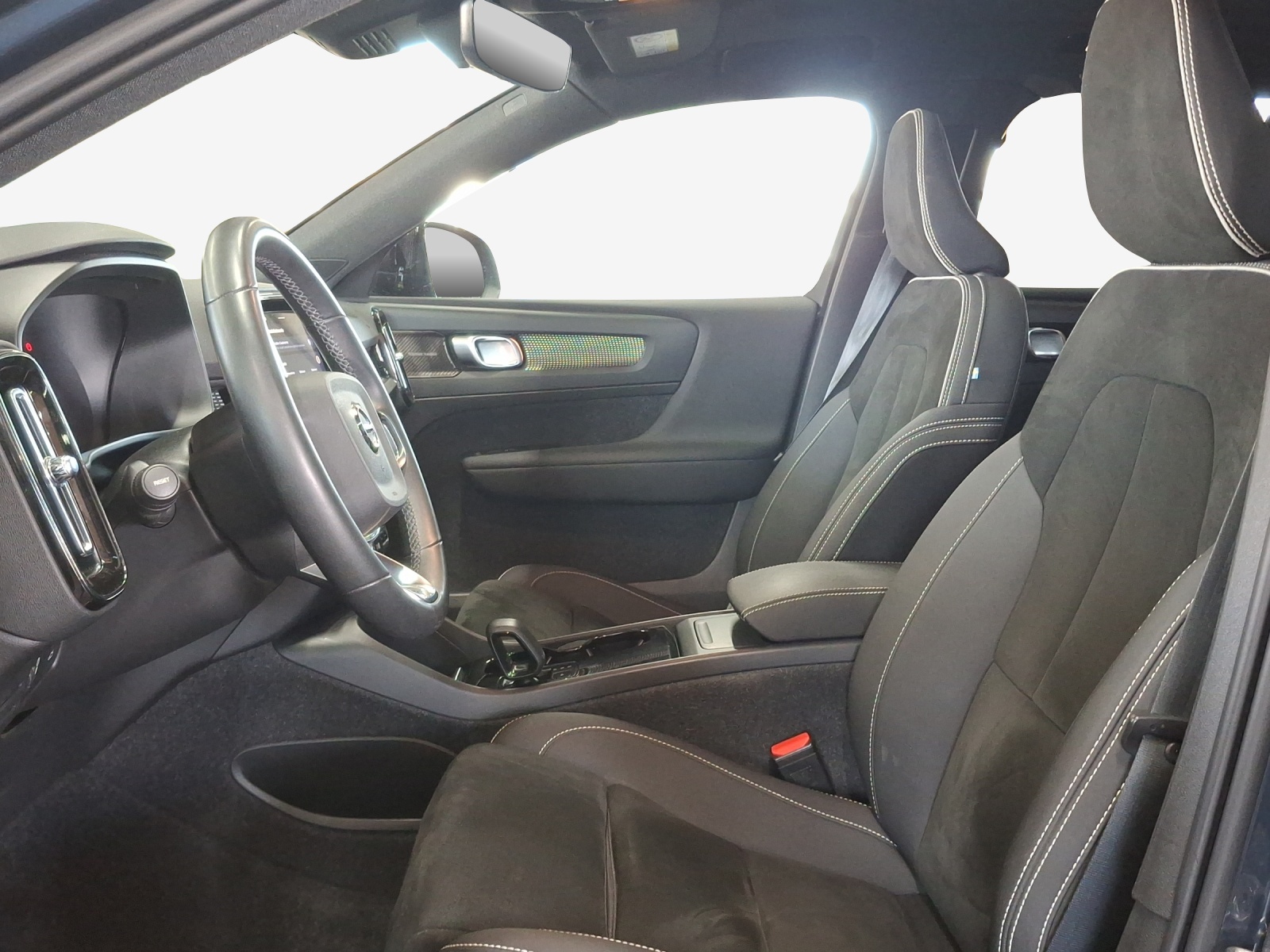VOLVO XC40 Recharge P8 Twin AWD Pure Electric Pro-image-8