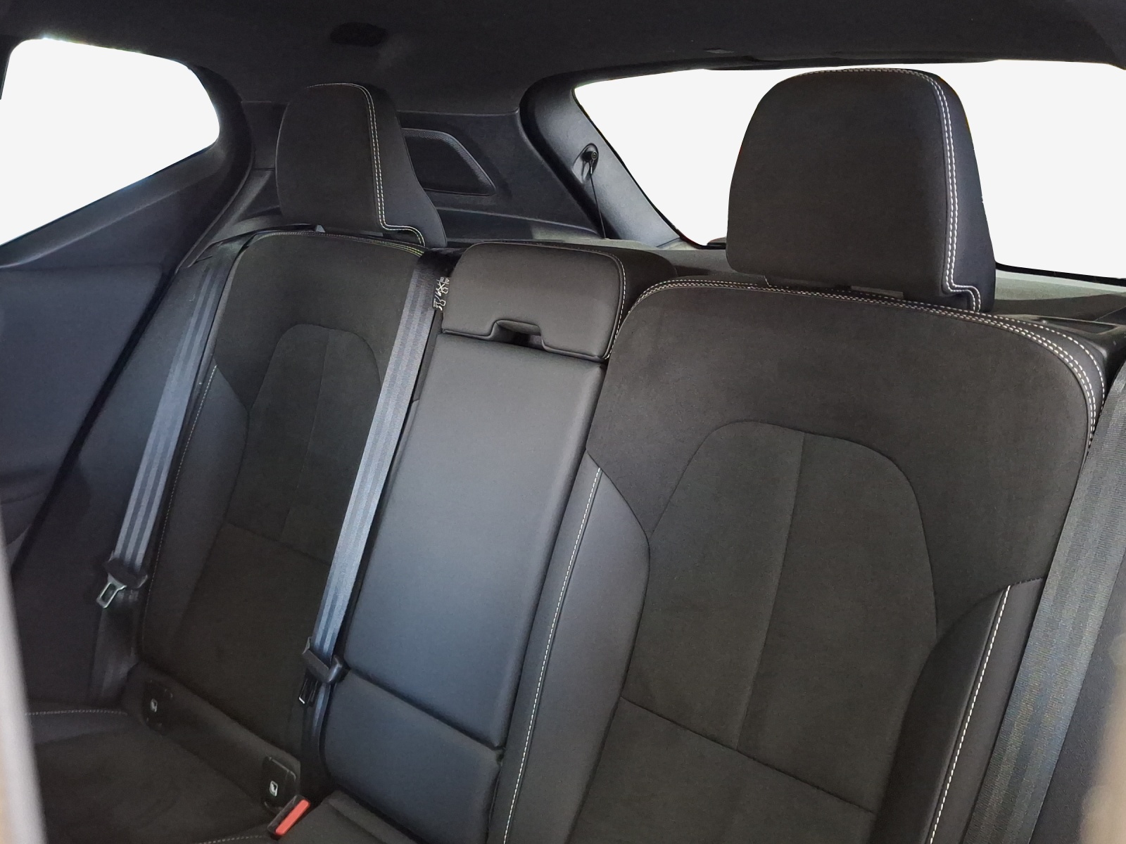 VOLVO XC40 Recharge P8 Twin AWD Pure Electric Pro-image-11