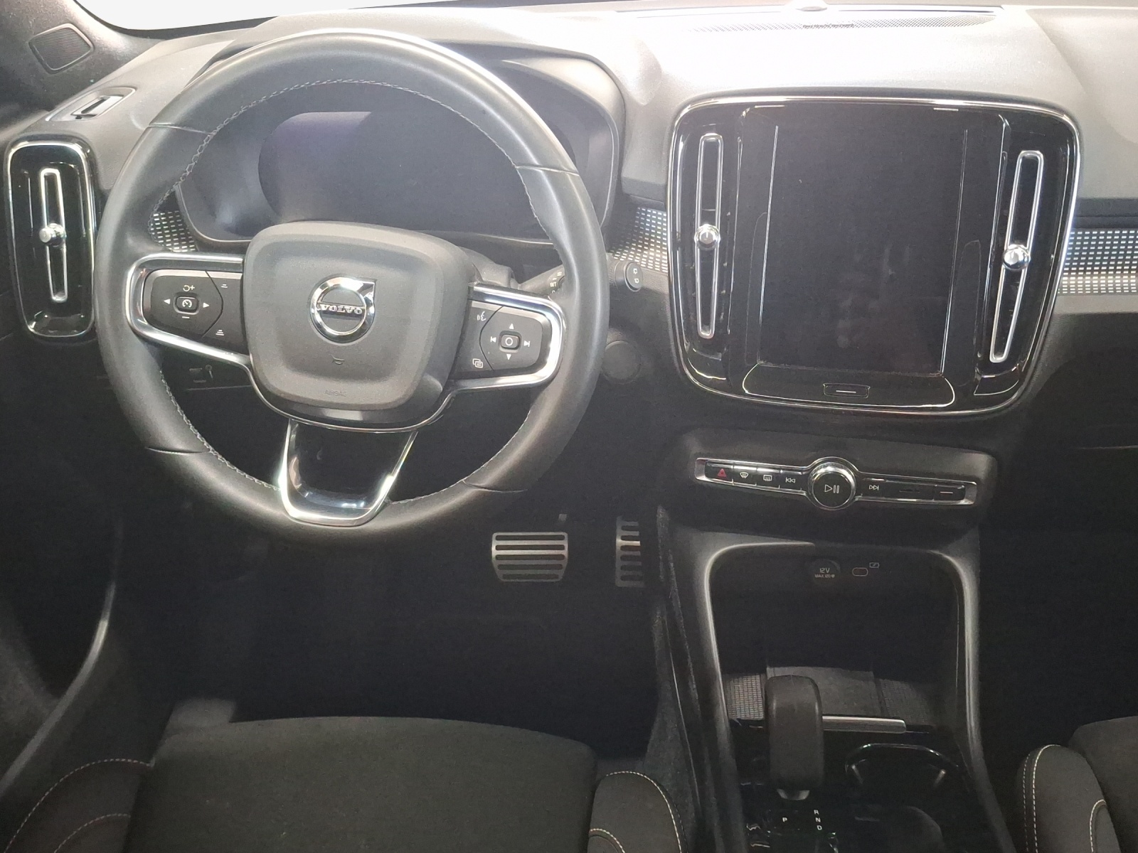 VOLVO XC40 Recharge P8 Twin AWD Pure Electric Pro-image-10