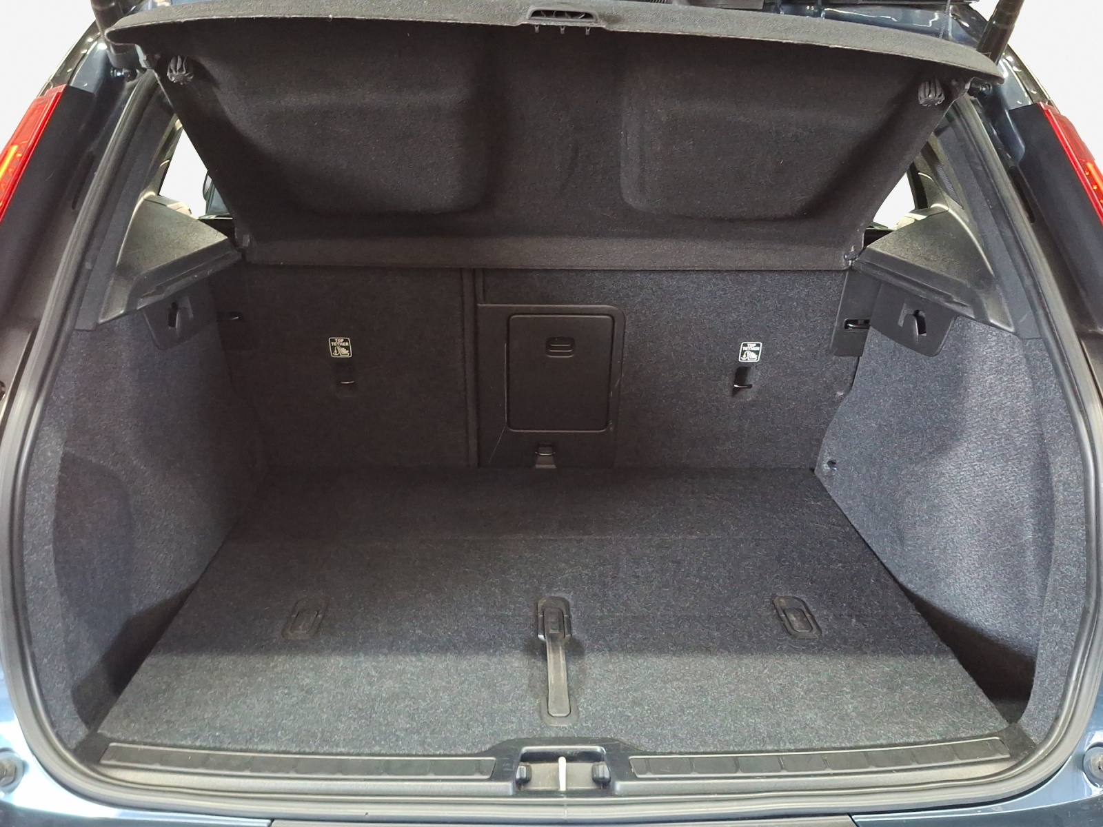 VOLVO XC40 Recharge P8 Twin AWD Pure Electric Pro-image-12
