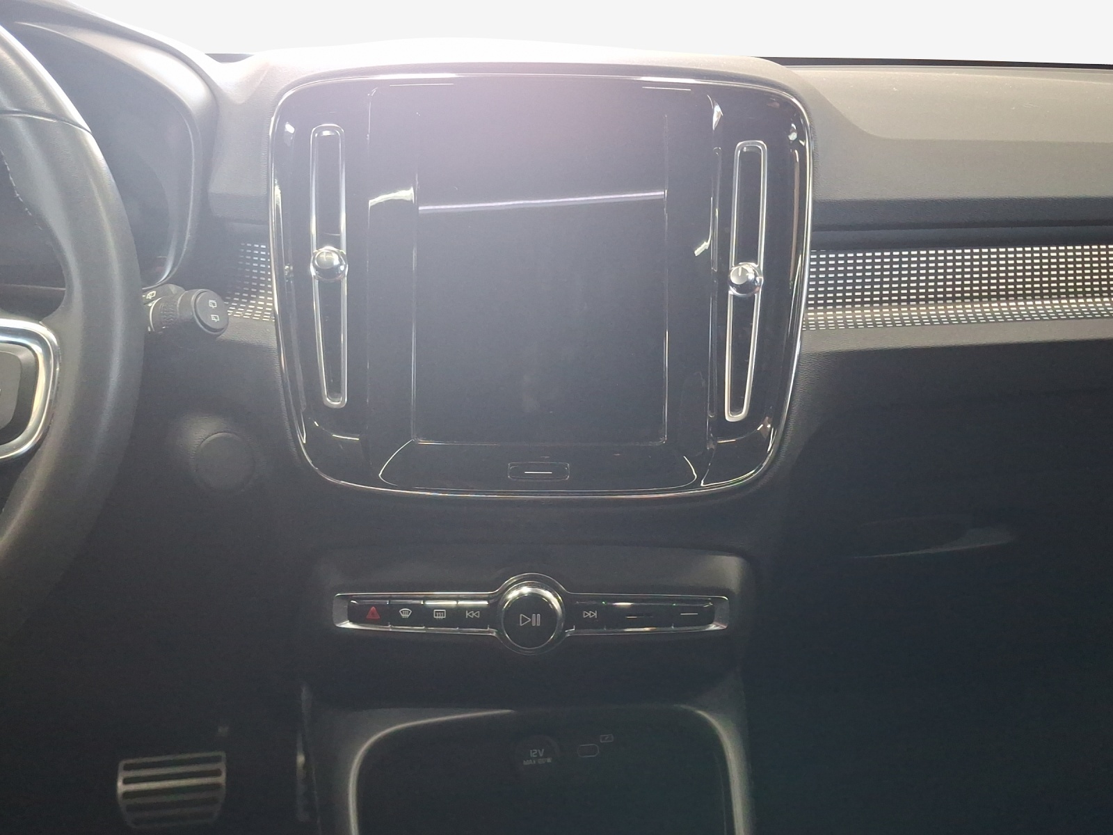 VOLVO XC40 Recharge P8 Twin AWD Pure Electric Pro-image-9