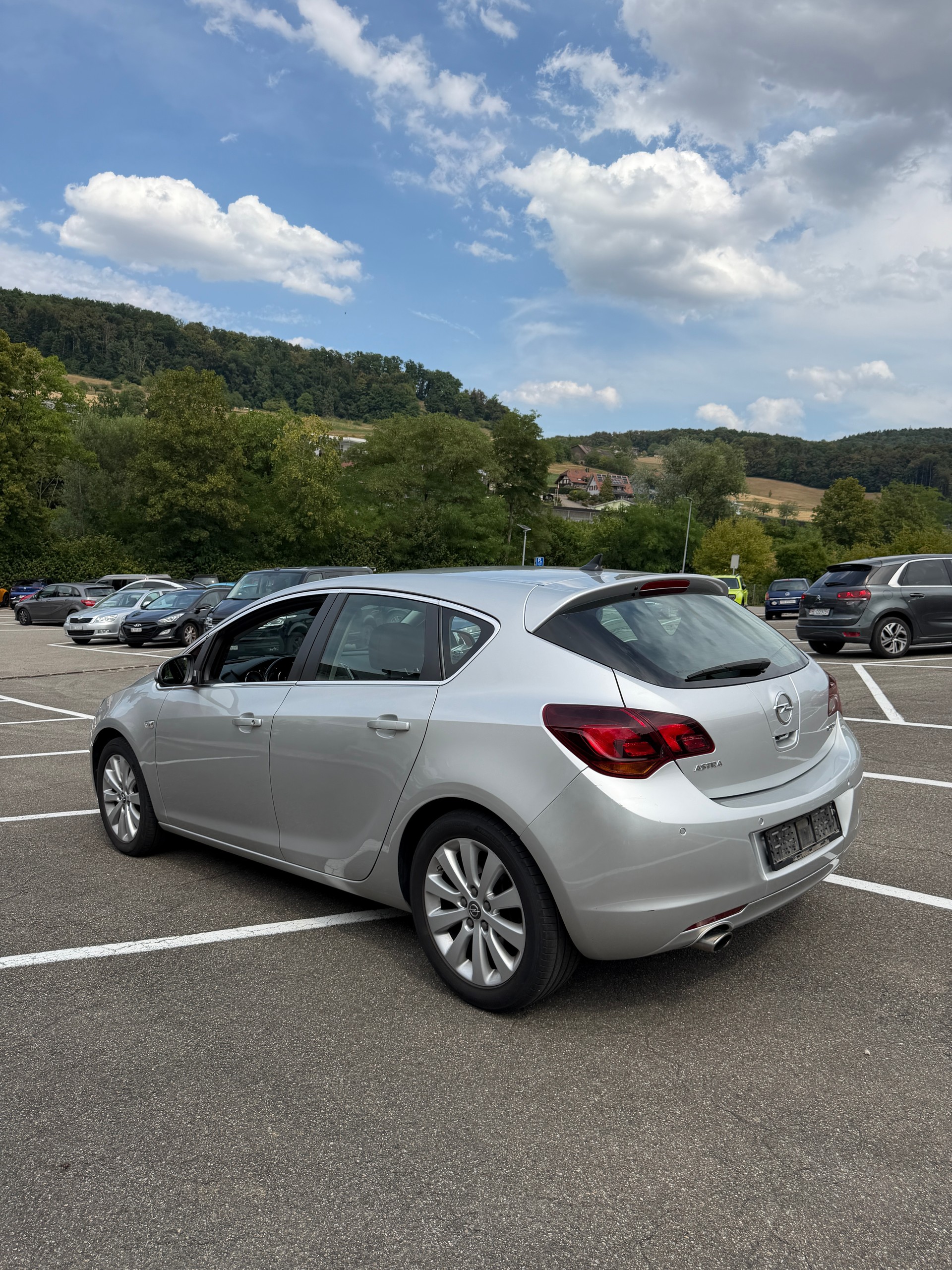OPEL Astra 1.6i 16V Turbo Cosmo Automatic-image-1