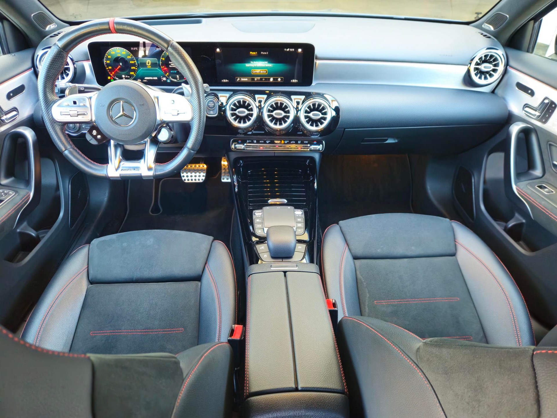 MERCEDES-BENZ A 45 S AMG 4Matic+ Speedshift-image-9