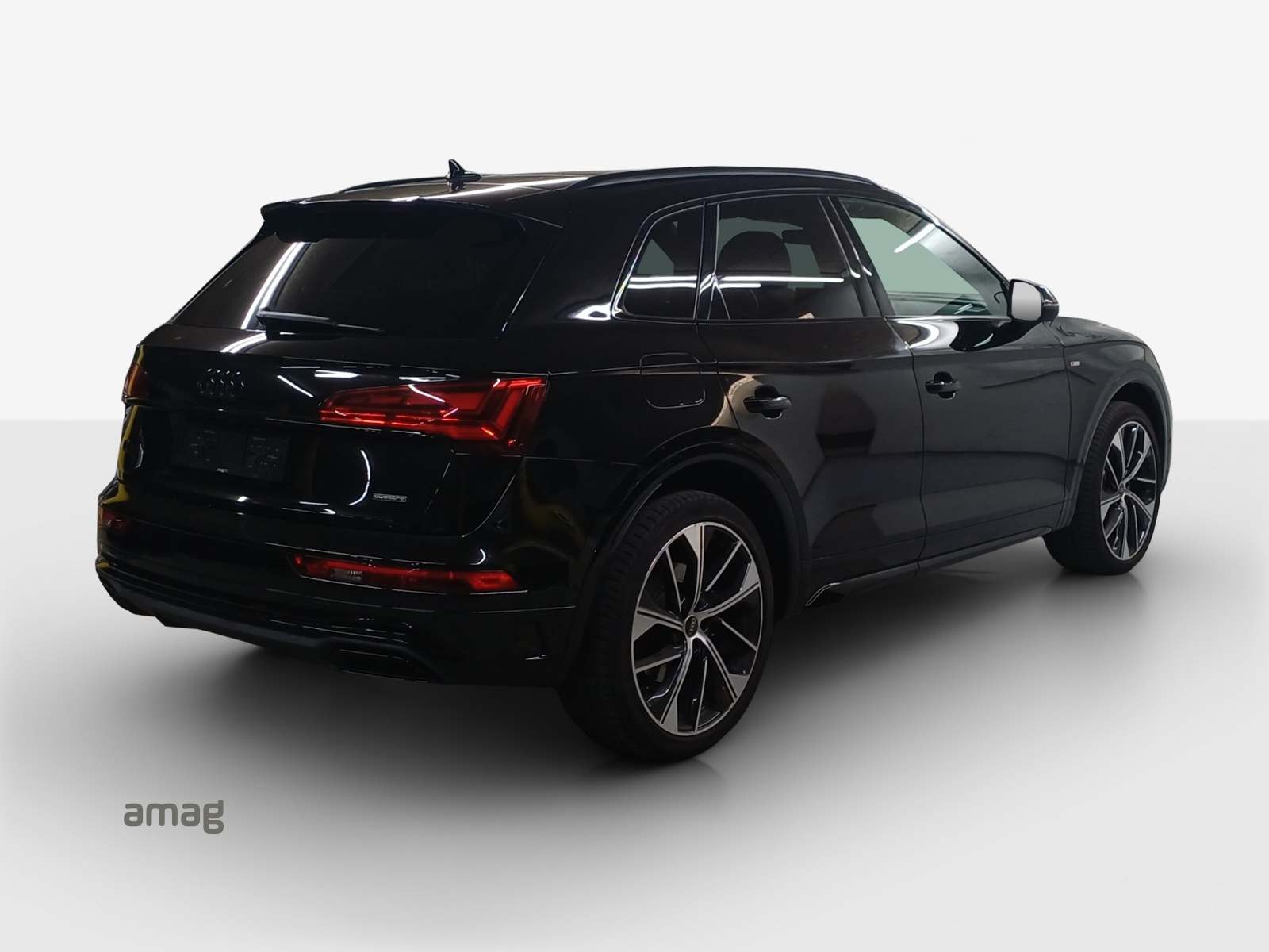 AUDI Q5 40 TDI S-line quattro S-tronic-image-4
