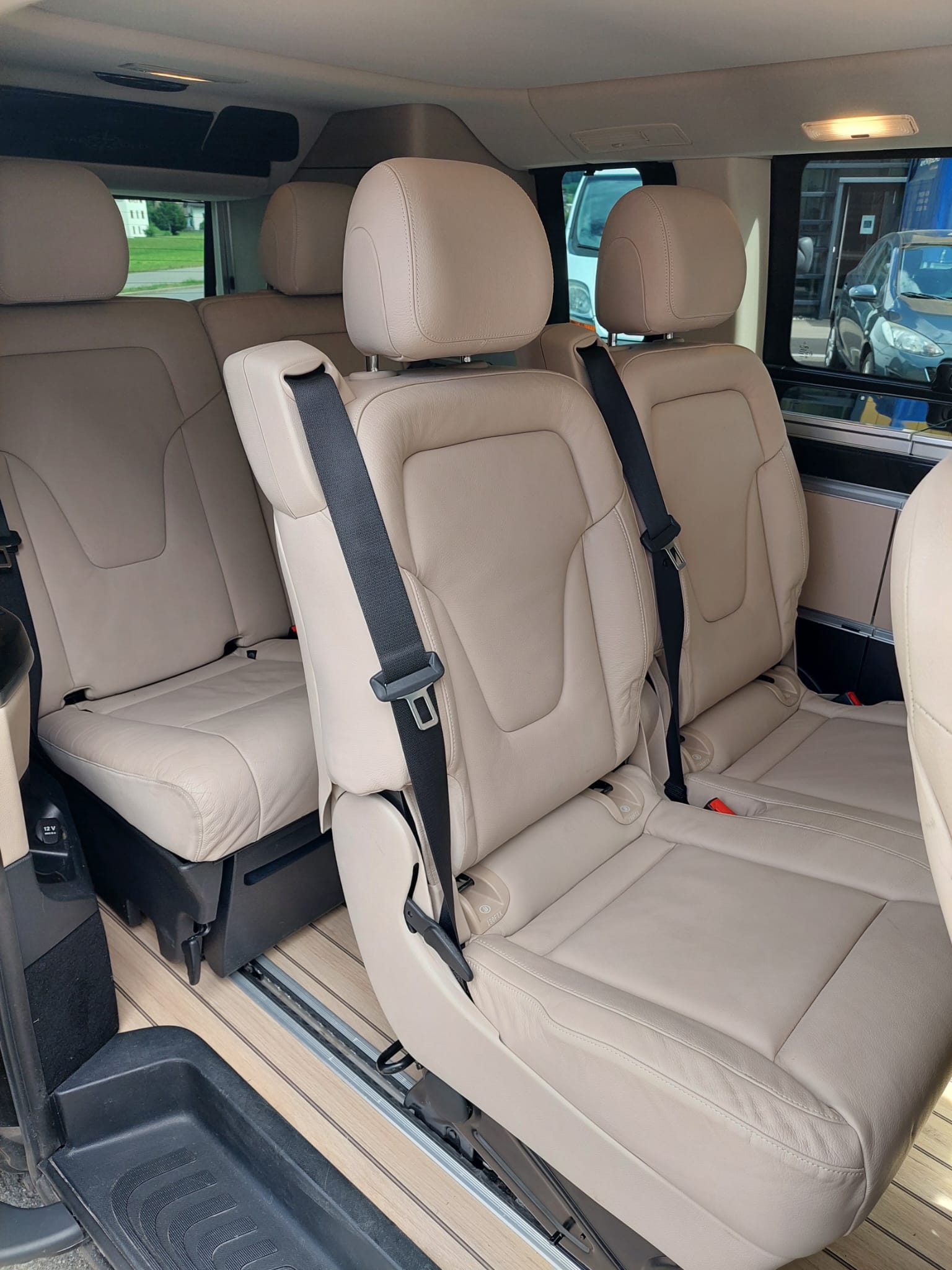 MERCEDES-BENZ 250 d 4matic-image-1