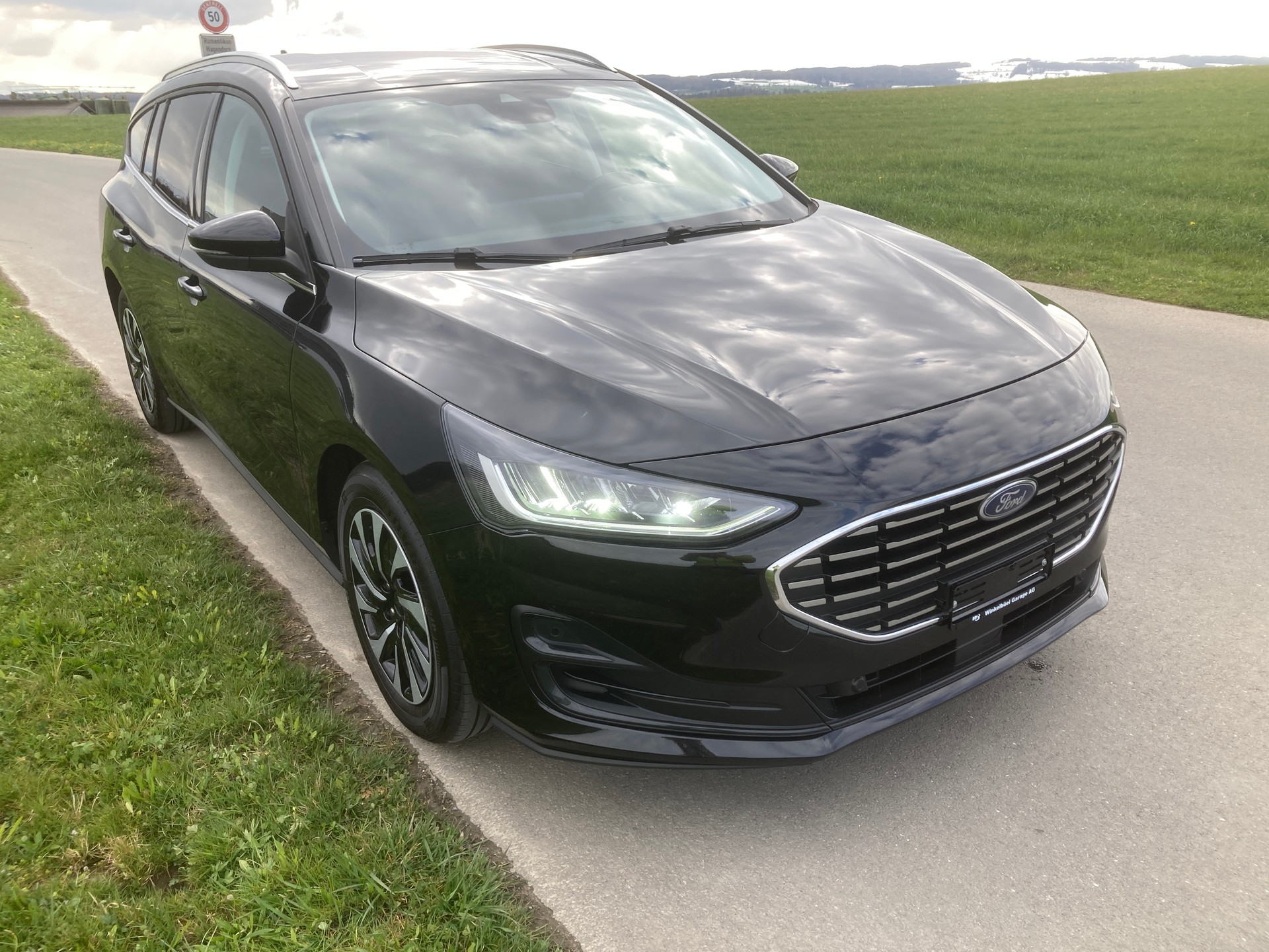 FORD Focus 1.0 MHEV Titanium X Automat-image-1