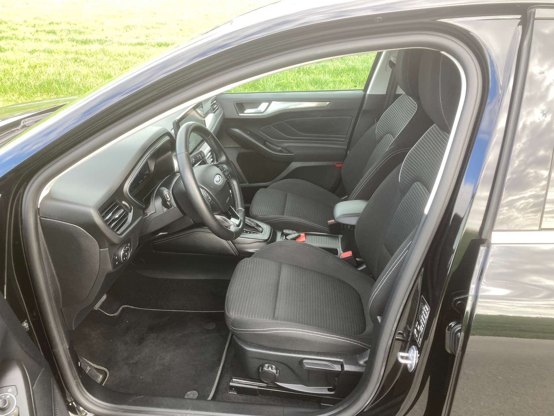 FORD Focus 1.0 MHEV Titanium X Automat-image-8