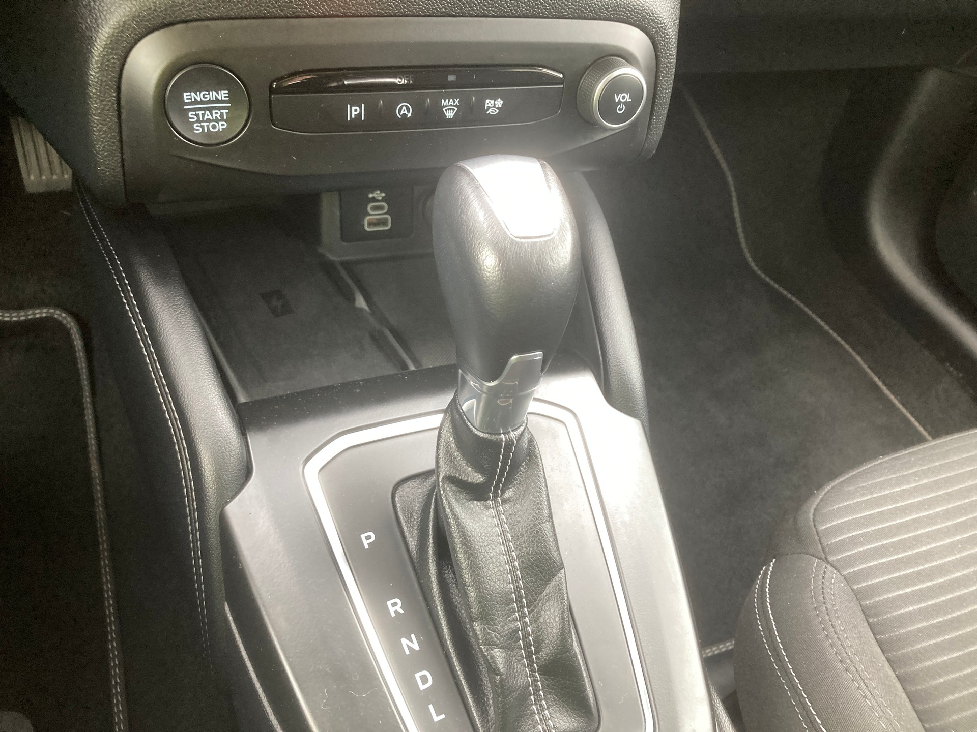 FORD Focus 1.0 MHEV Titanium X Automat-image-10