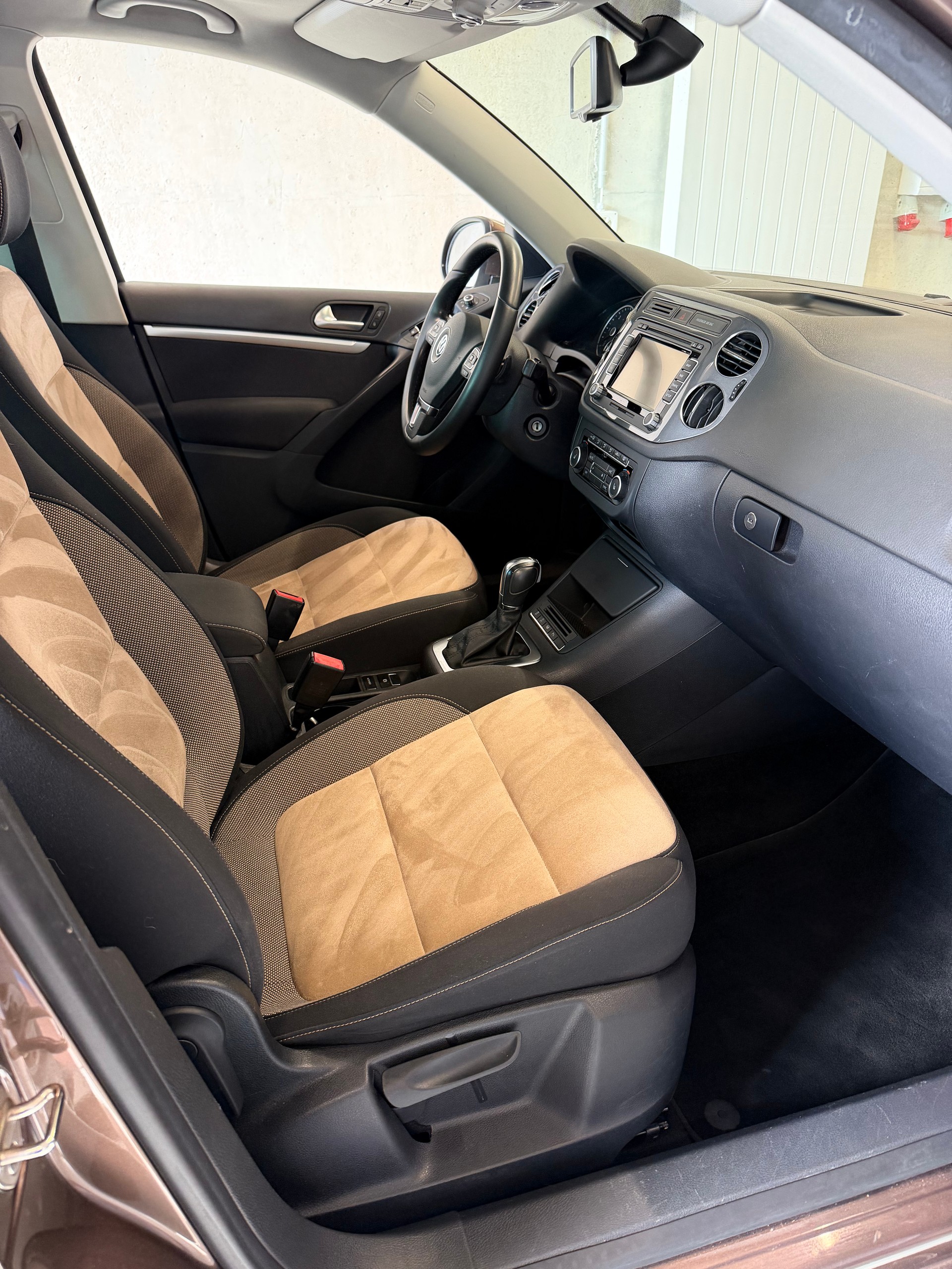 VW Tiguan 2.0 TDI BlueMotion Sport&Style 4Motion DSG-image-5