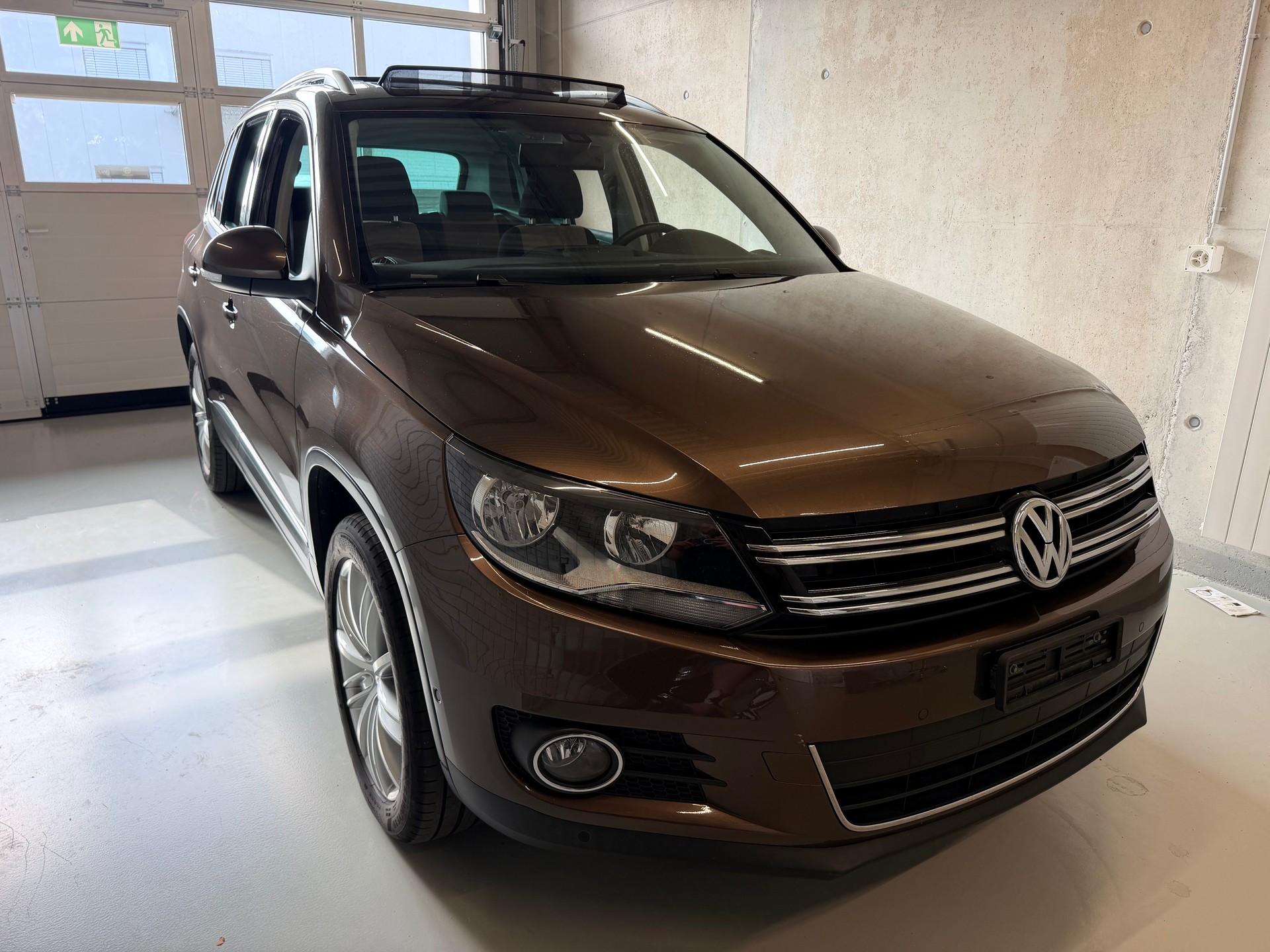 VW Tiguan 2.0 TDI BlueMotion Sport&Style 4Motion DSG-image-1