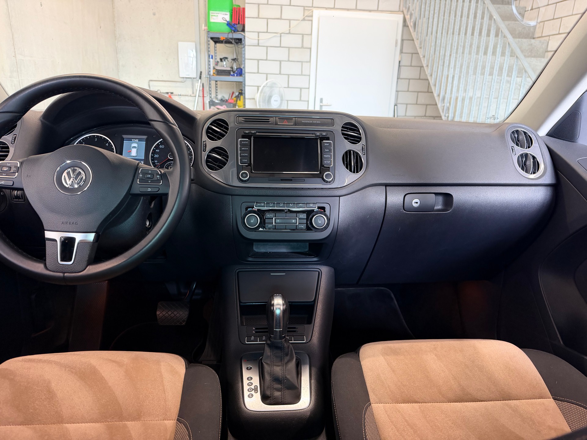 VW Tiguan 2.0 TDI BlueMotion Sport&Style 4Motion DSG-image-6