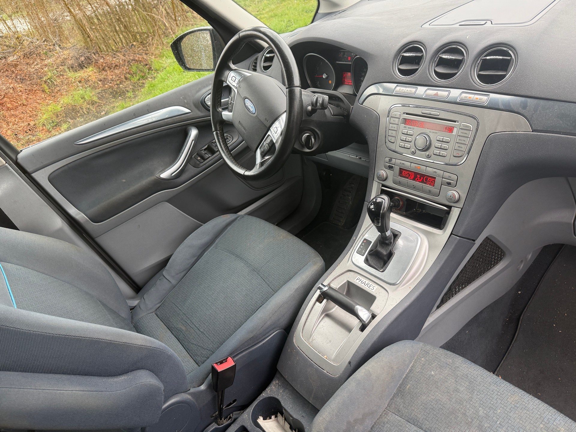 FORD Galaxy 2.3i Ghia Automatic-image-8