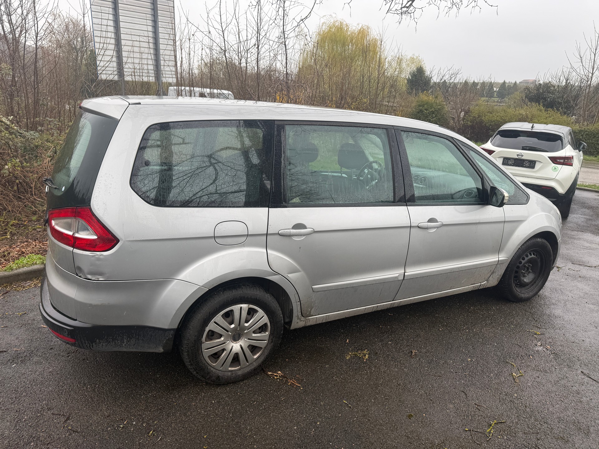 FORD Galaxy 2.3i Ghia Automatic-image-6