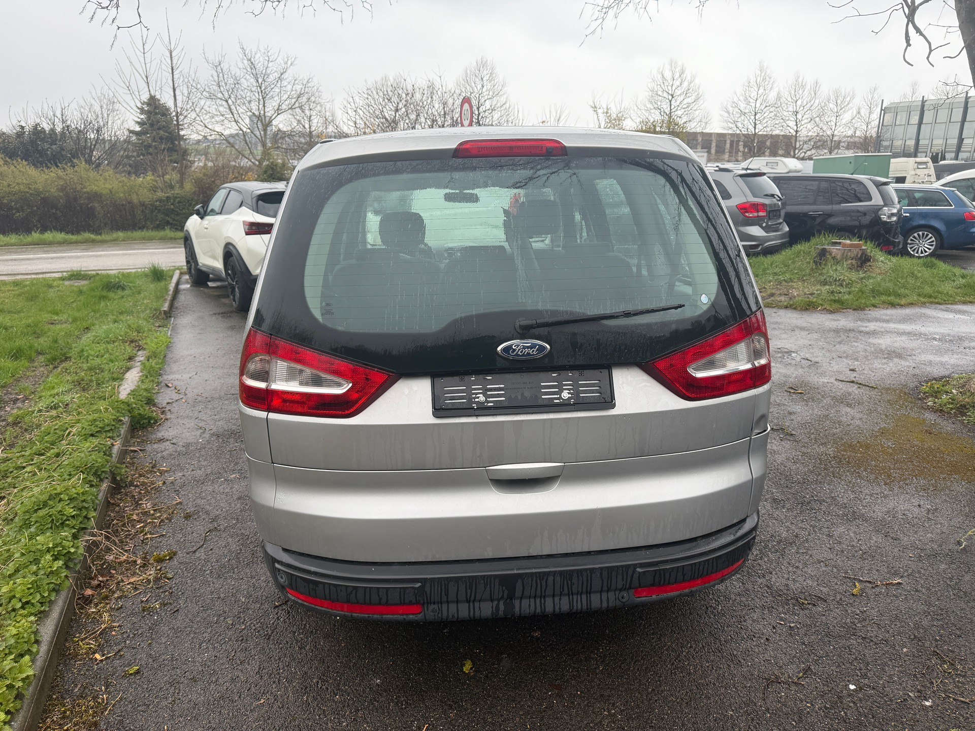 FORD Galaxy 2.3i Ghia Automatic-image-2