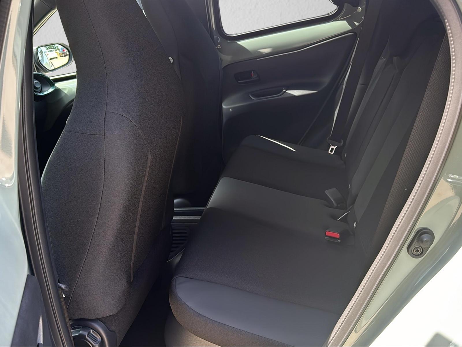 TOYOTA Aygo X 1.5 VVT-i HSD Style-image-6