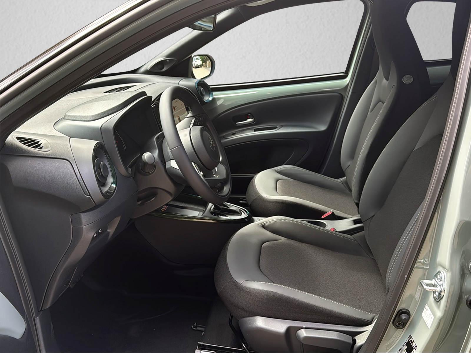 TOYOTA Aygo X 1.5 VVT-i HSD Style-image-7