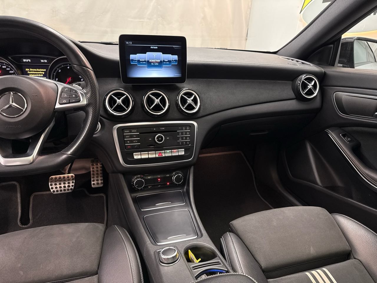 MERCEDES-BENZ CLA 180 d AMG Line 7G-DCT-image-7