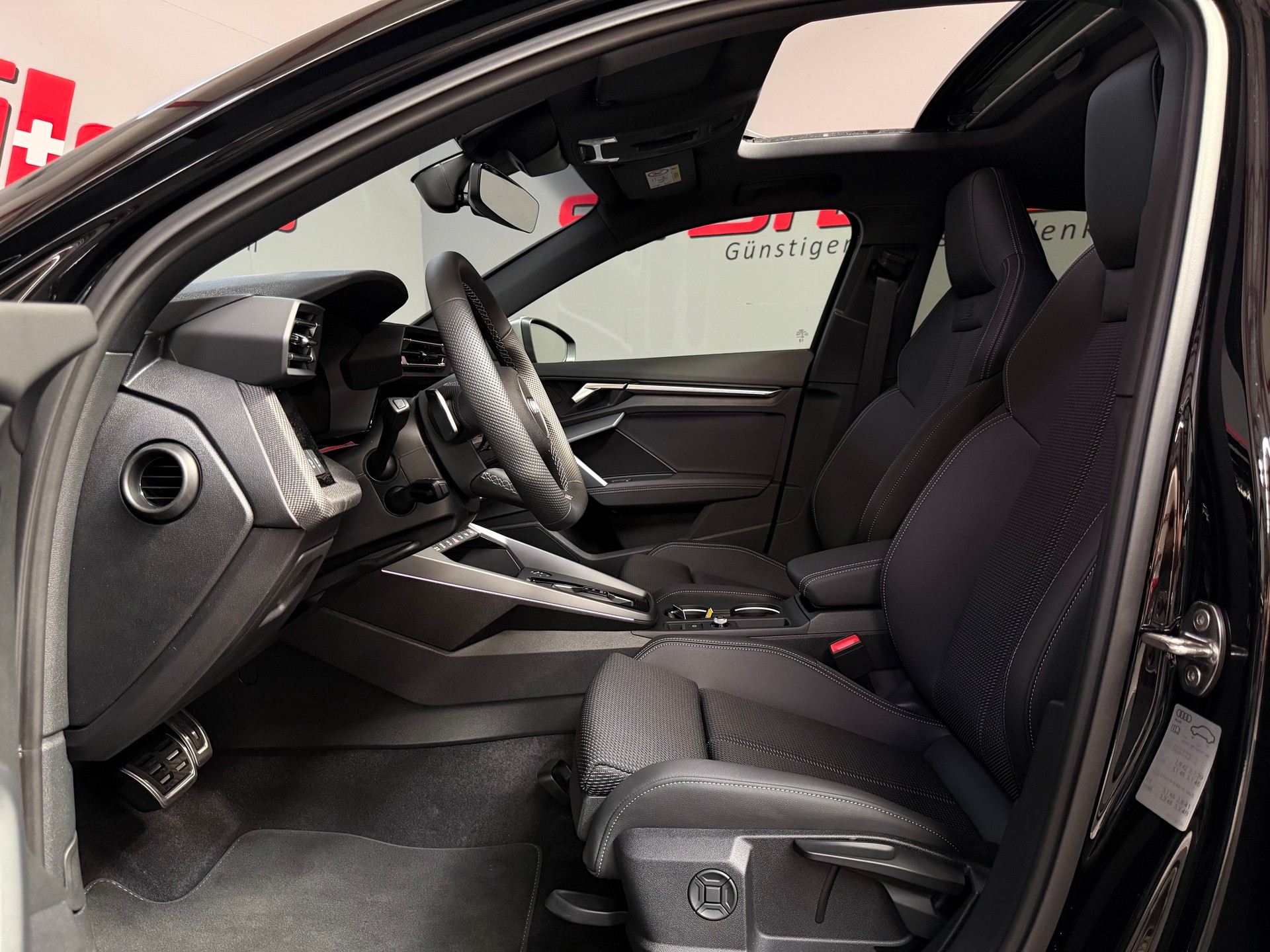 AUDI S3 Sportback TFSI quattro S-tronic-image-12