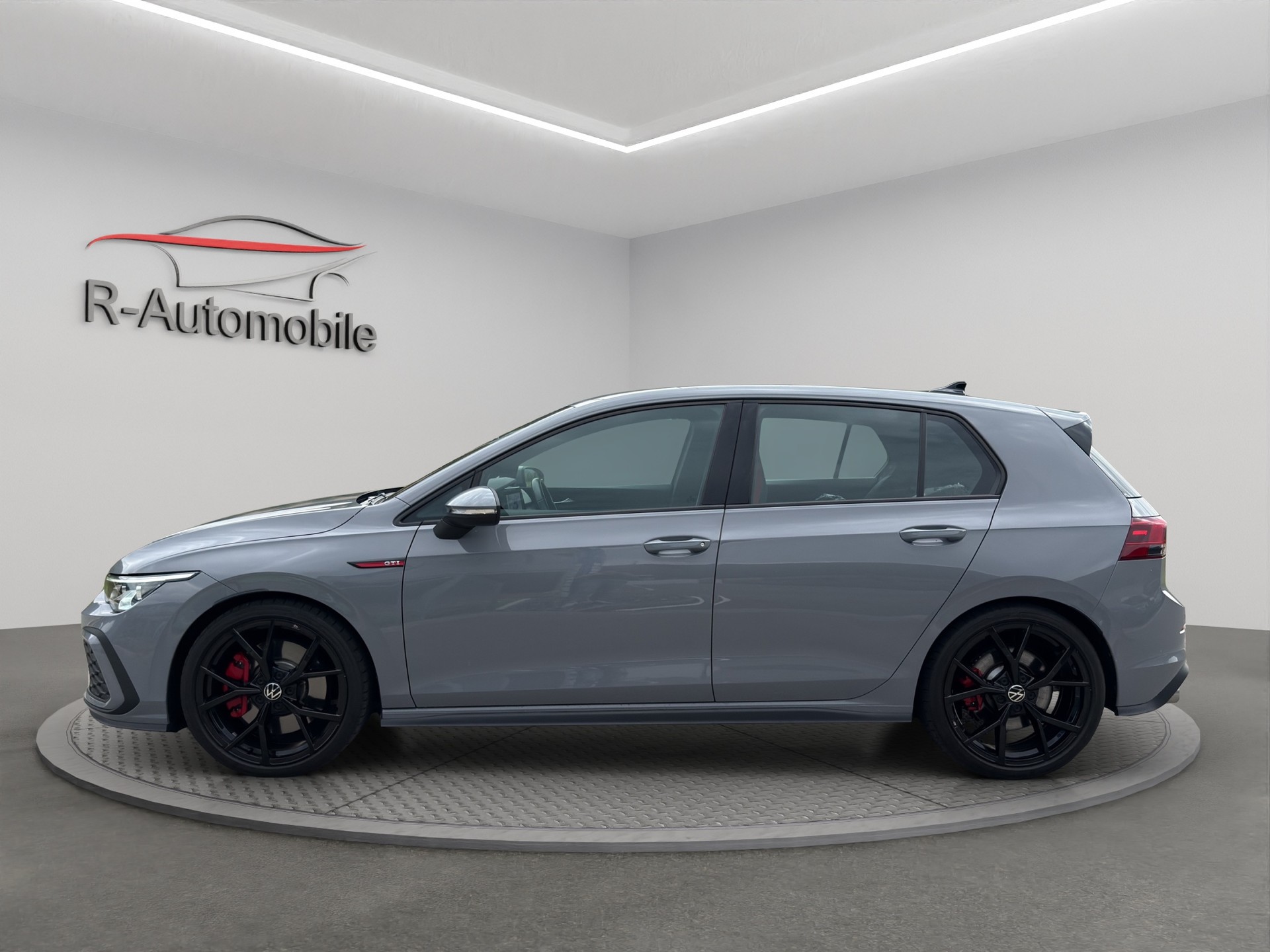 VW Golf 8 GTI-image-1